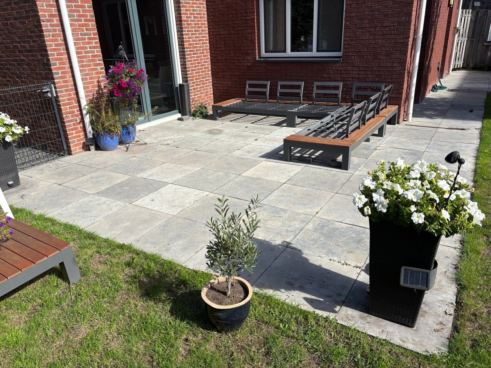 GRATIS af te halen: 50 m2 natuursteen tegels 60x60 cm, Doe-het-zelf en Verbouw, Gebruikt, Ophalen of Verzenden, 10 m² of meer