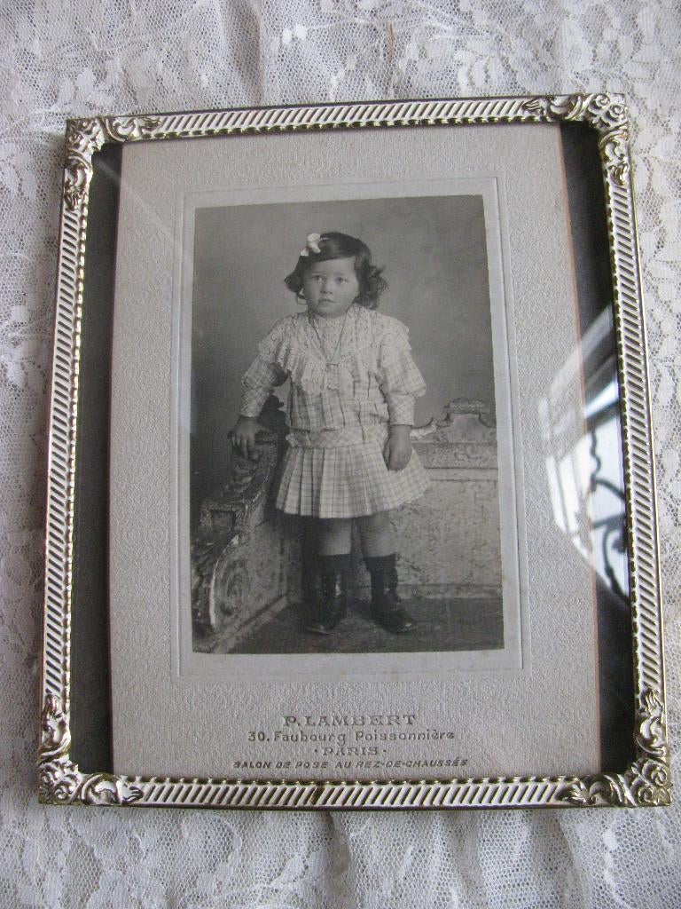 Vintage Wit / Goud Kleurig Fotolijstje met Bol Glas - Danish, Antiek en Kunst, Curiosa en Brocante, Verzenden