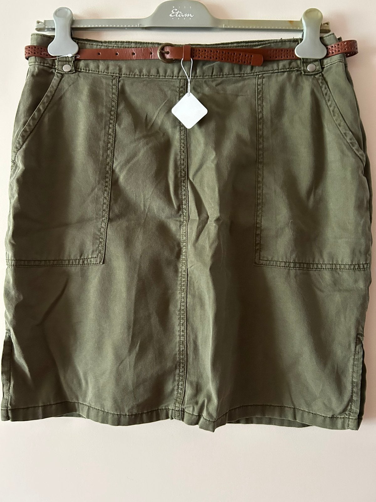 Nieuwe kaki rok maat 40 met riem, Kleding | Dames, Maat 38/40 (M), Ophalen of Verzenden, Zo goed als nieuw, Onder de knie