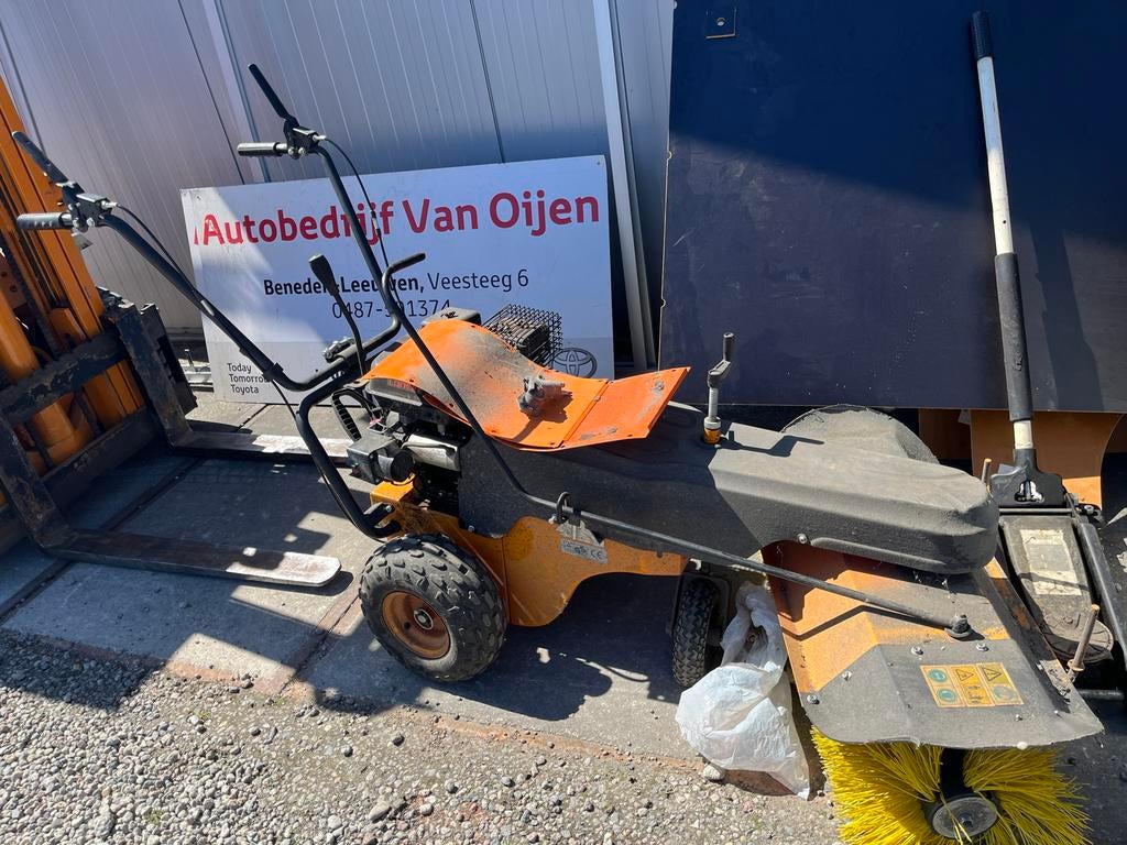 Chinese Veegmachine - Rijdend Weggezet, Ophalen, Gebruikt