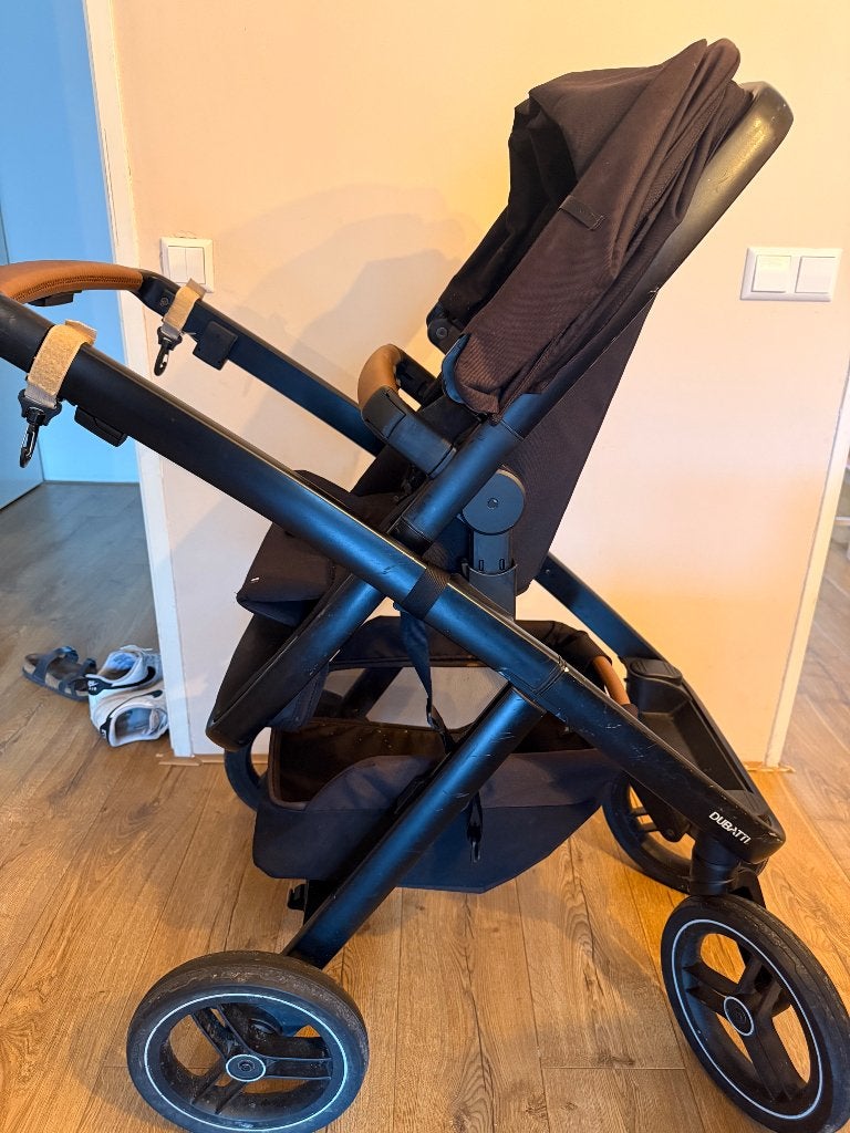 Dubatti two kinderwagen Carbon black, Kinderen en Baby's, Kinderwagens en Combinaties, Gebruikt, Verstelbare duwstang, Ophalen