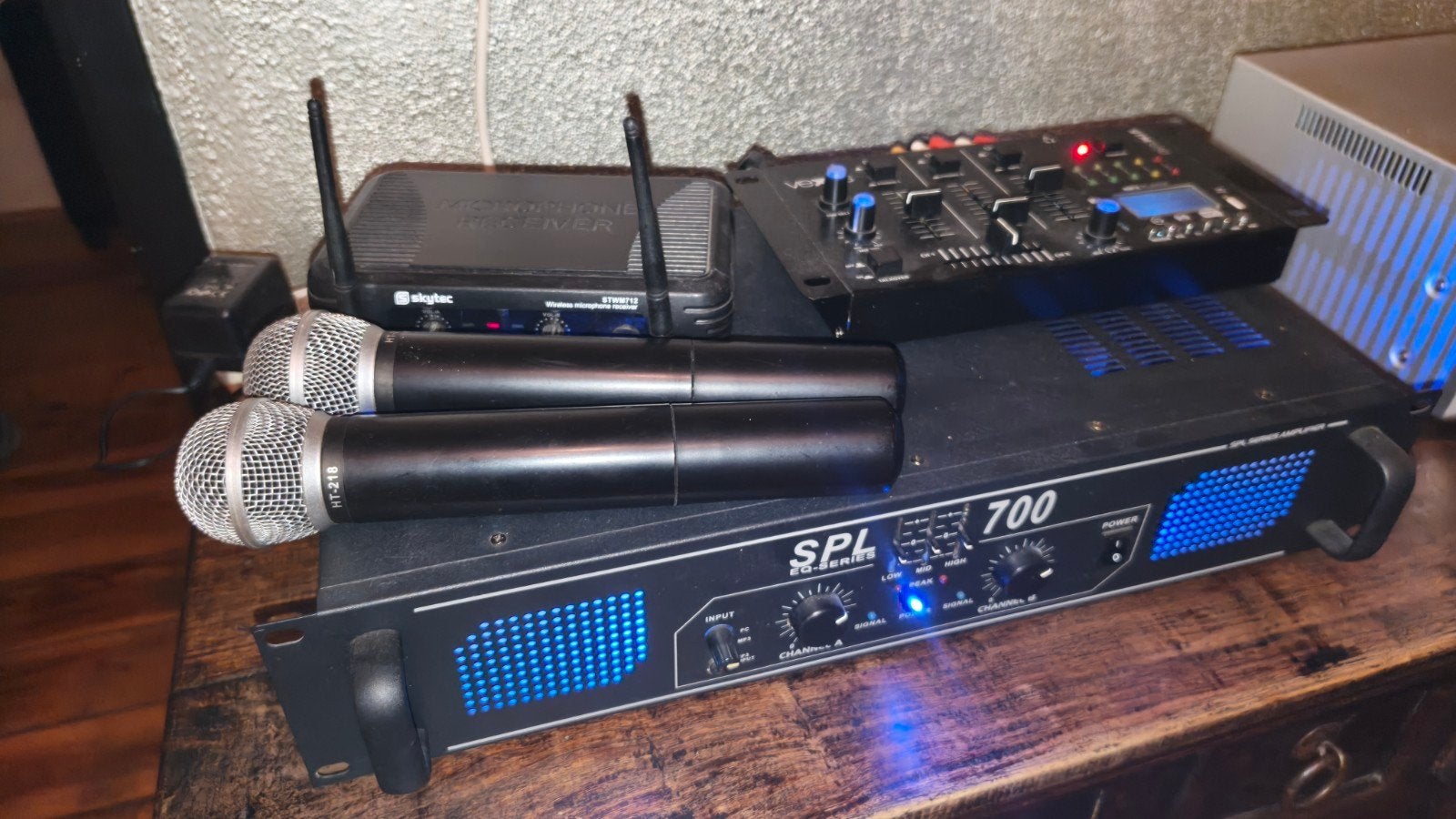 goedwerkende Versterker, mengpaneel en karaoke set, Ophalen of Verzenden, Gebruikt, Overige merken, Losse componenten