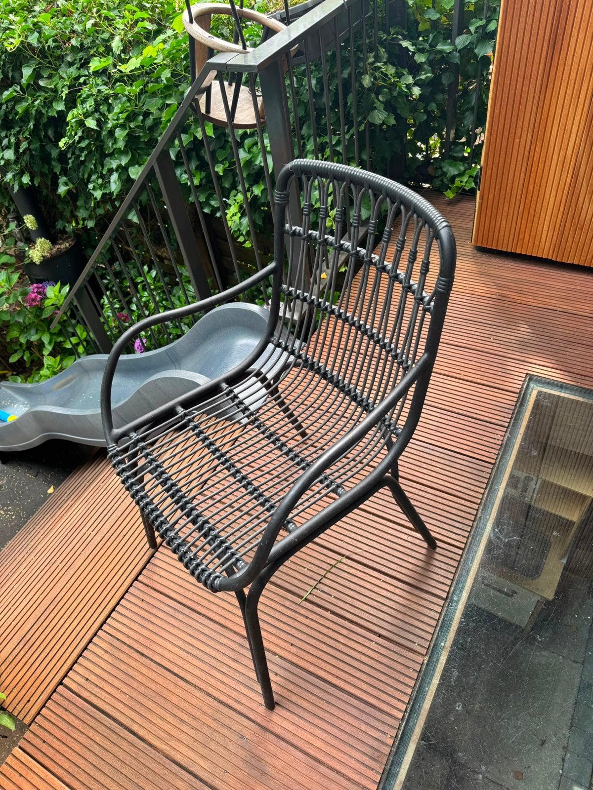 Set van 4 zwarte robuuste tuinstoelen RVS frame, Tuin en Terras, Ophalen, Nieuw, Kunststof