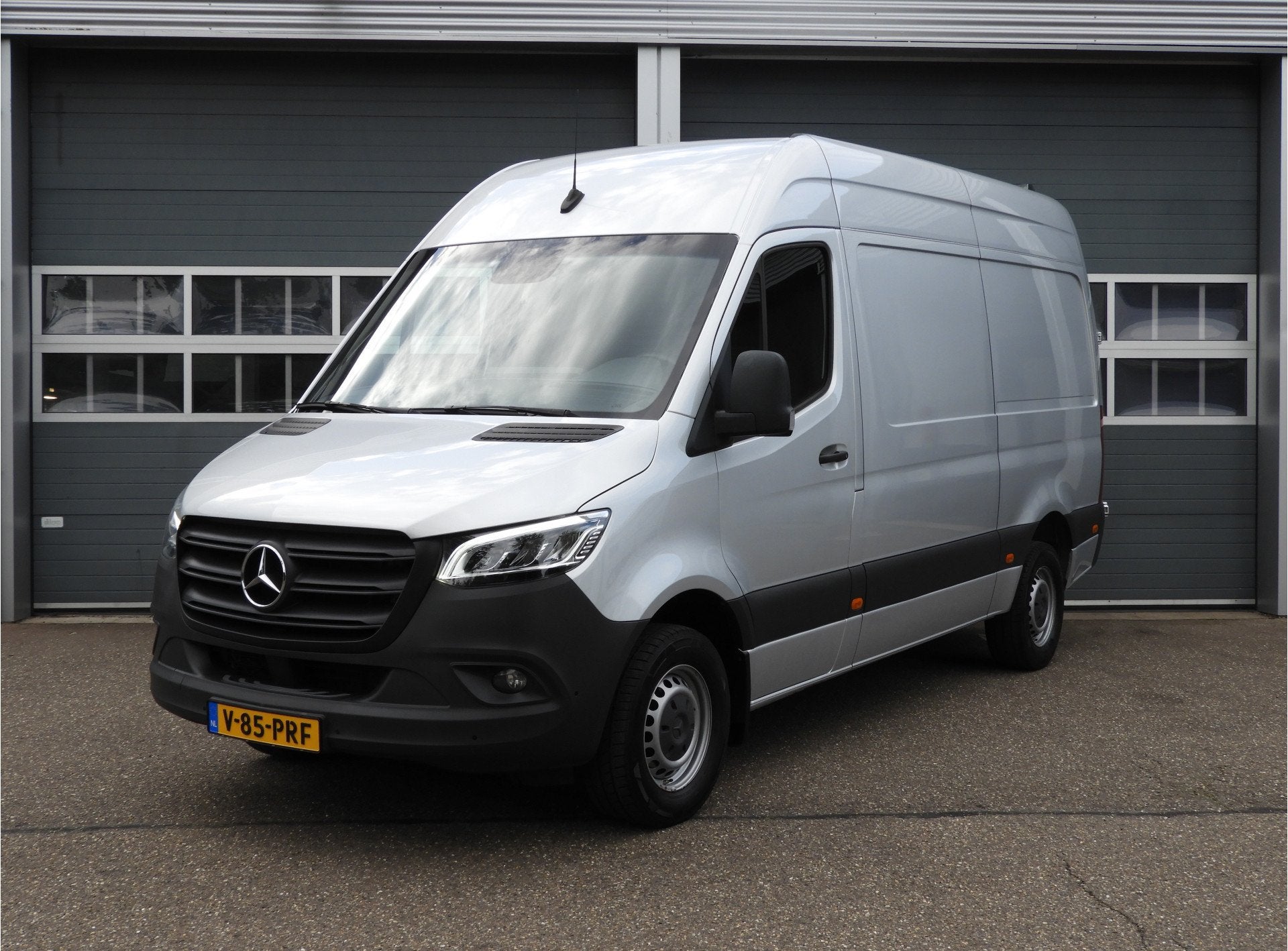 Mercedes-Benz Sprinter 317 1.9 CDI L2H2 RWD AUT | 3.5t TREKH, Automaat, Achterwielaandrijving, Gebruikt, Euro 6