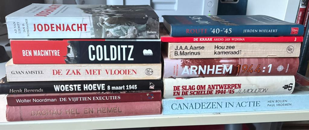12 boeken oorlog nederland, Boeken, Ophalen of Verzenden, Tweede Wereldoorlog, Zo goed als nieuw, Algemeen