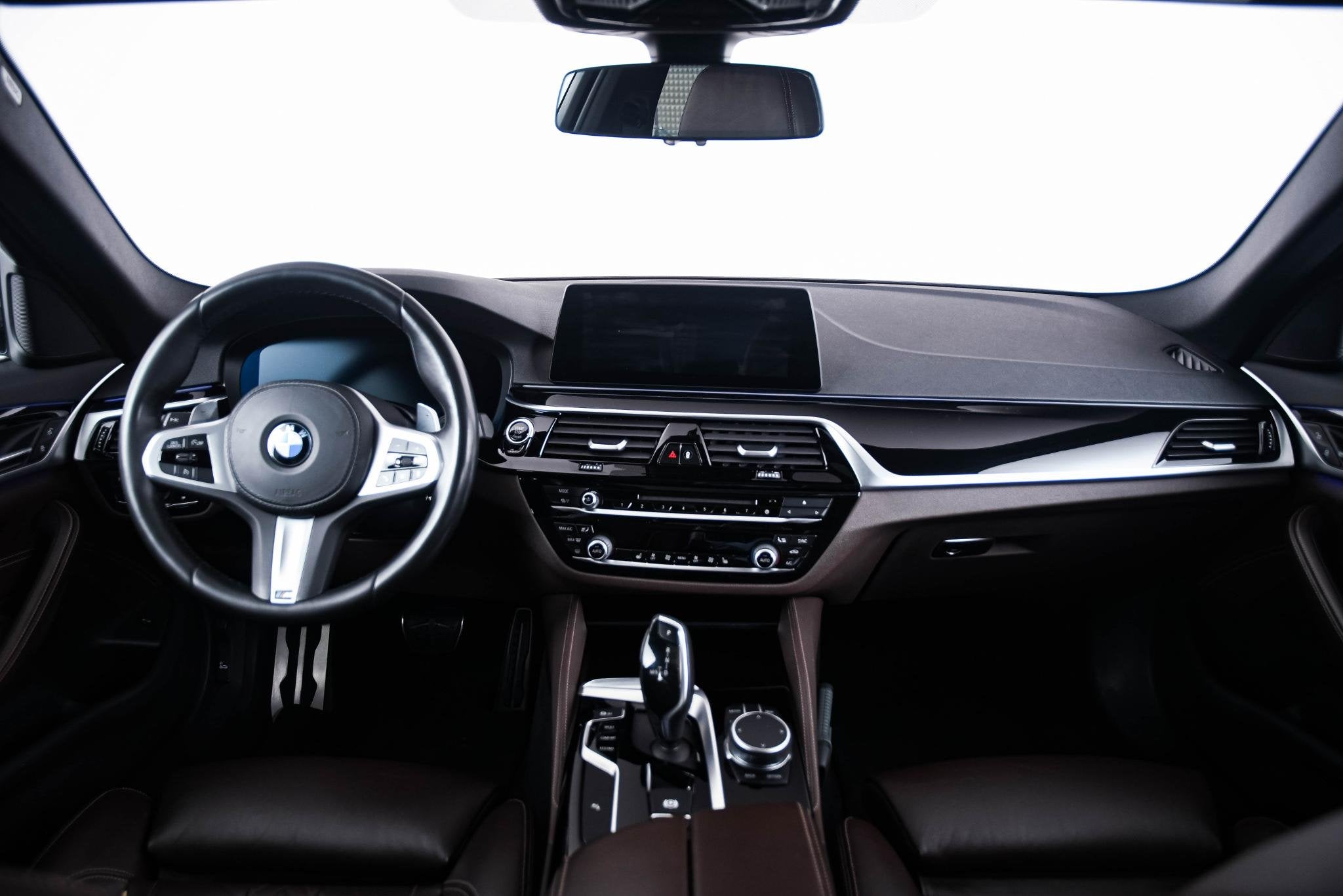 BMW 5-serie 520i High Executive Edition M Sport - Panoramada, Auto's, Automaat, Achterwielaandrijving, Gebruikt, 4 cilinders