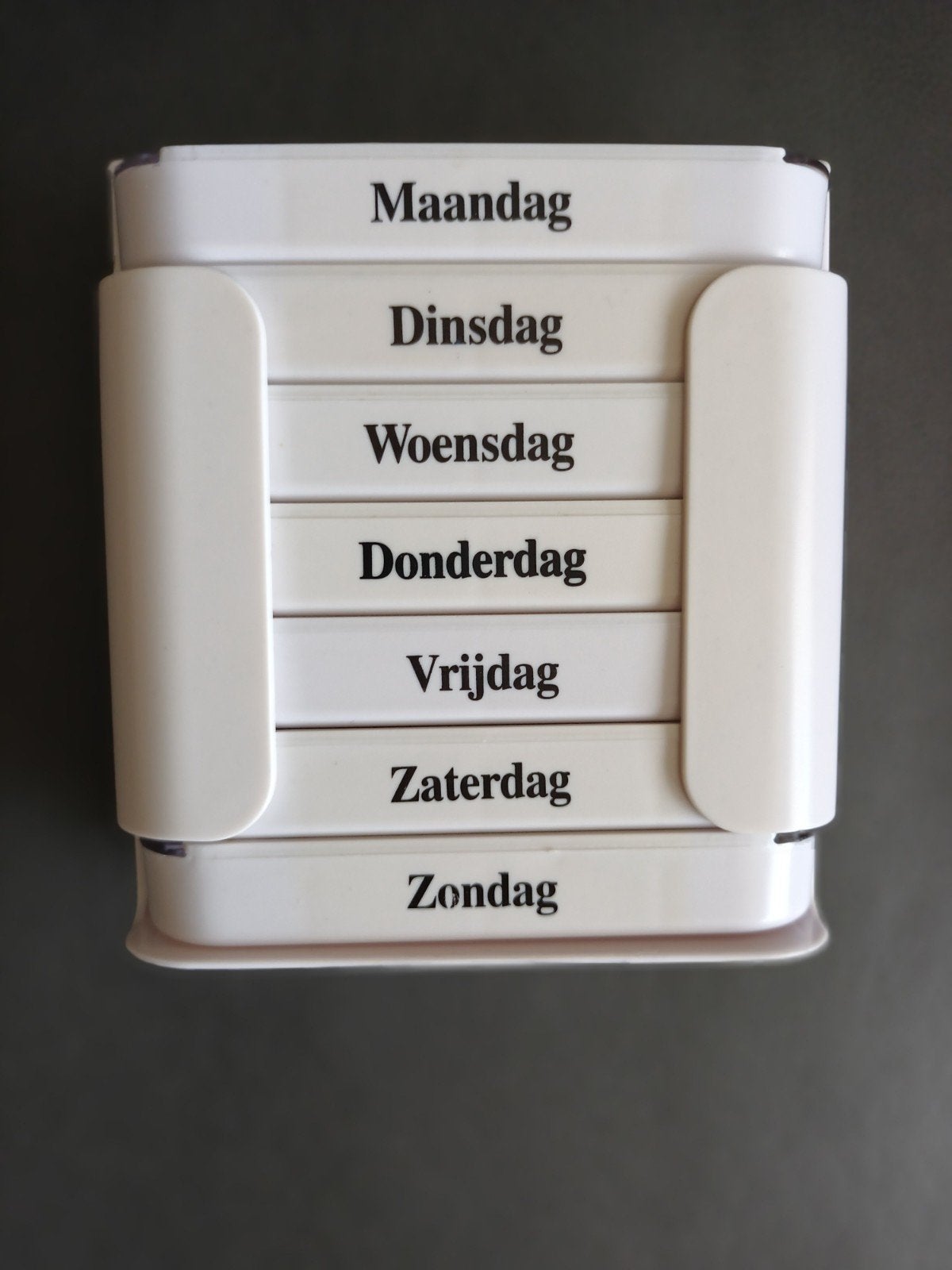 Pillendoos voor een week, Ophalen, Zo goed als nieuw
