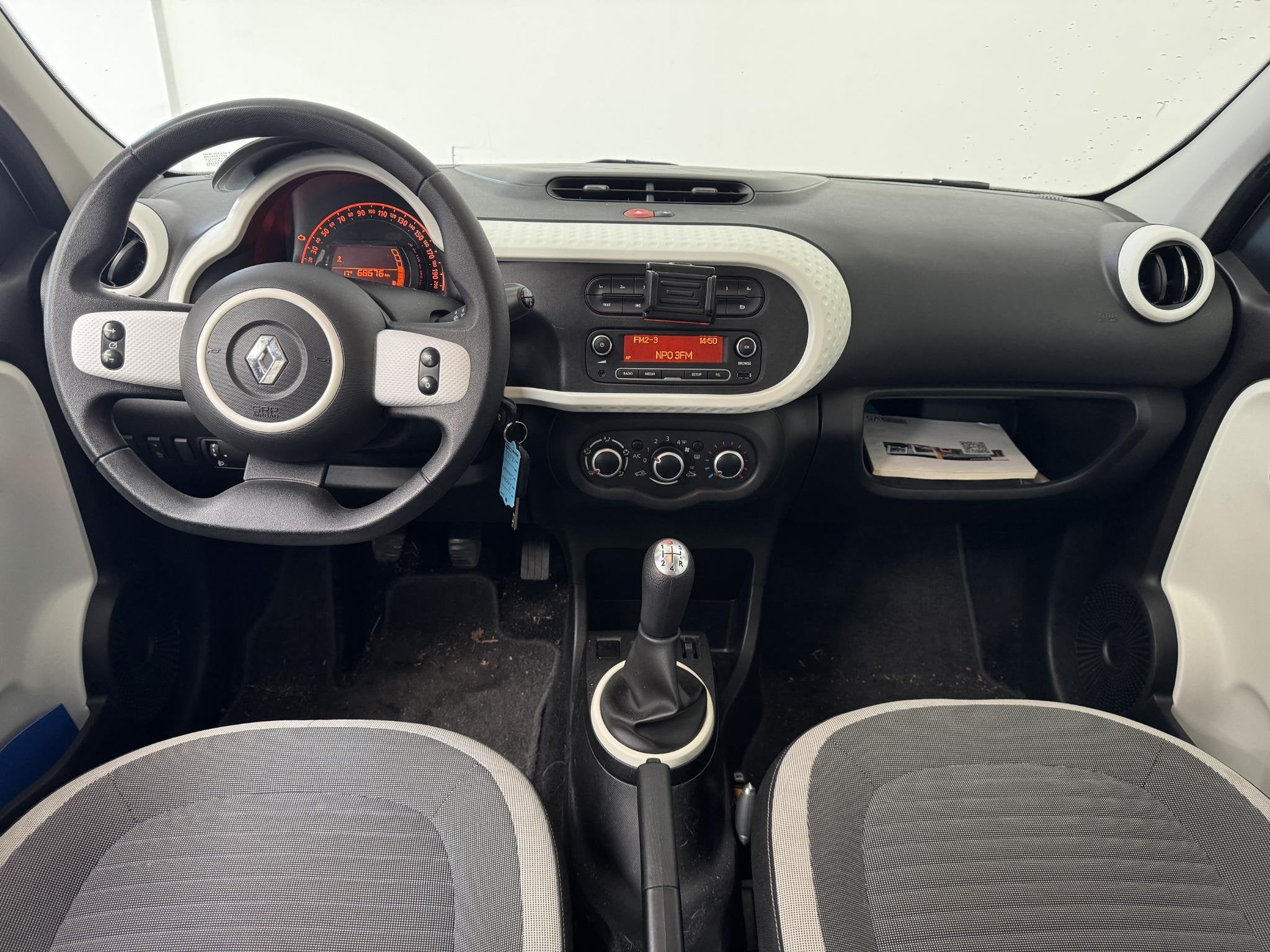 Renault Twingo 1.0 SCe Collection | Parkeersensoren | DAB +, Auto's, Gebruikt, Met garantie (alle), 4 stoelen, Wit