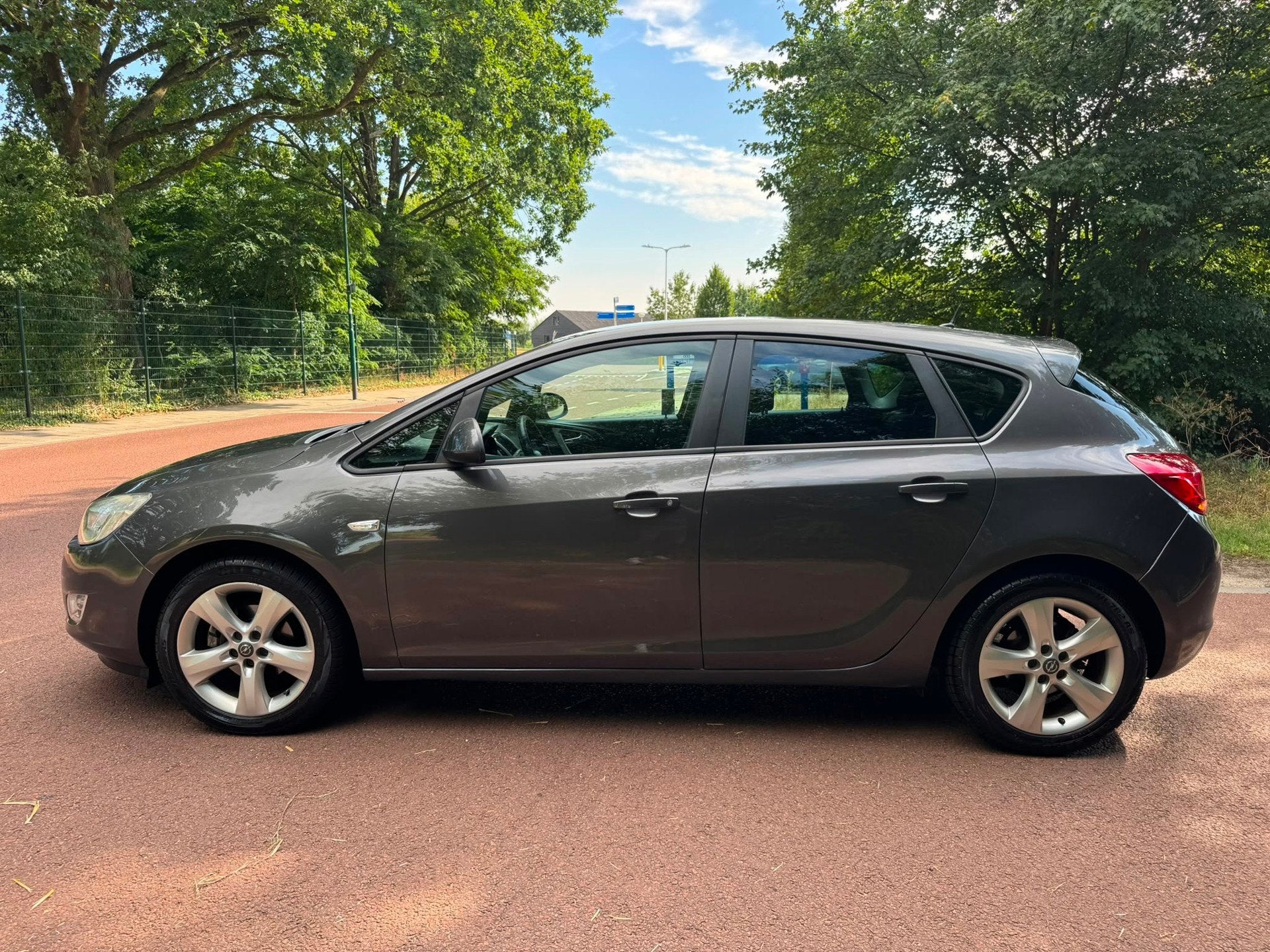 Opel Astra 1.6 Edition / Airco / CarPlay / Aux / Apk / Nap /, Voorwielaandrijving, Euro 5, 680 kg, 4 cilinders