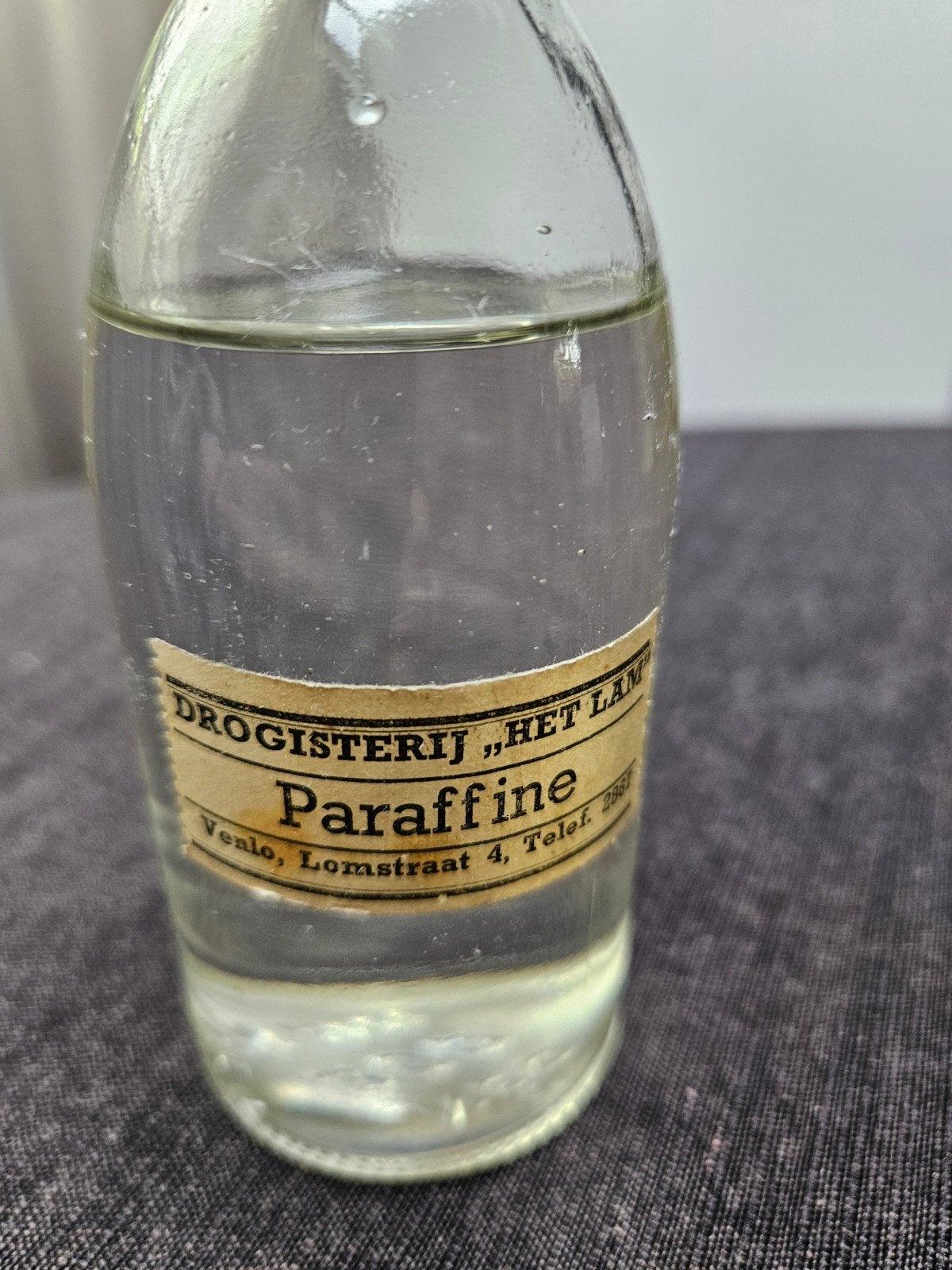 Antieke Paraffine Fles van Drogisterij "HET LAM" Venlo, Ophalen of Verzenden