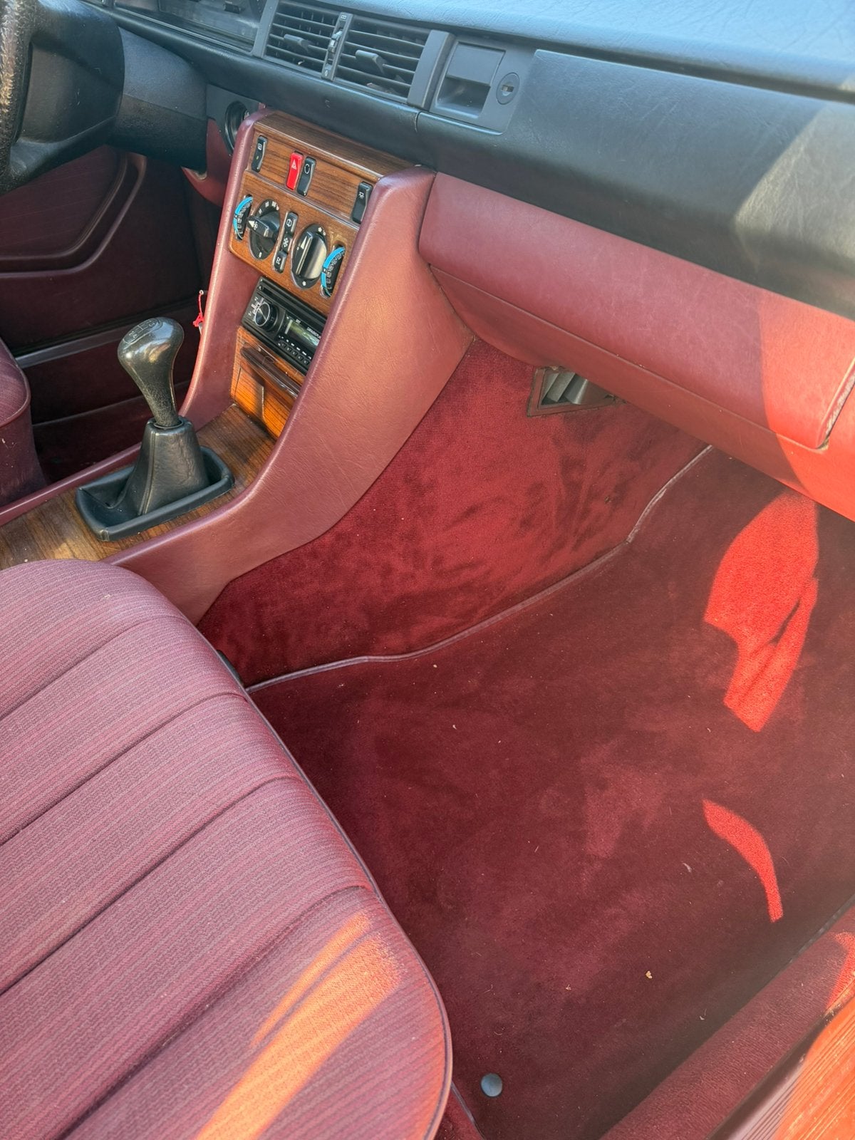 Mercedes 200D W124 Airco 1985 belastingvrij., foto 5