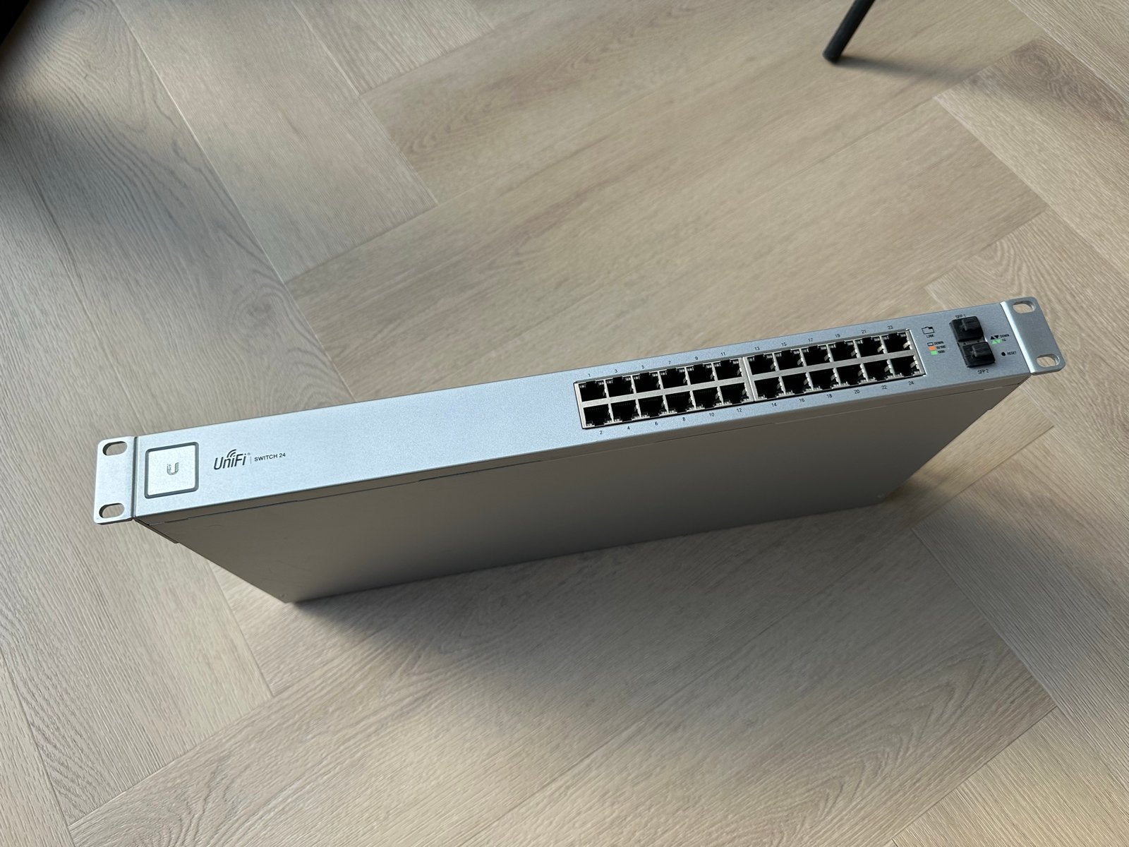 Ubiquiti UniFi Switch 24 (US-24) - Managed Gigabit Switch, Computers en Software, Ophalen of Verzenden, Zo goed als nieuw