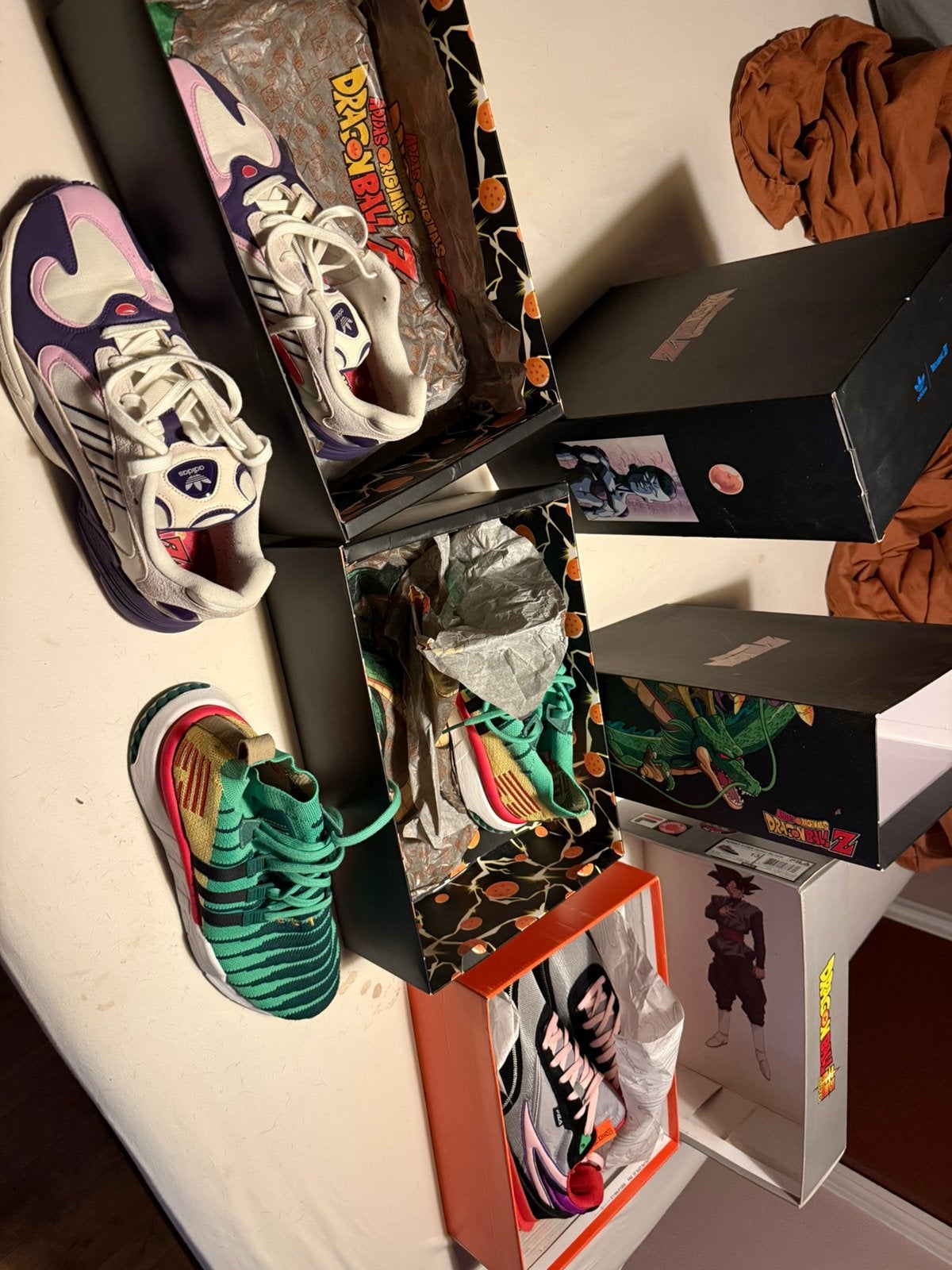 Verzameling dragonball z schoenen. Adidas en fila., Ophalen, Zo goed als nieuw
