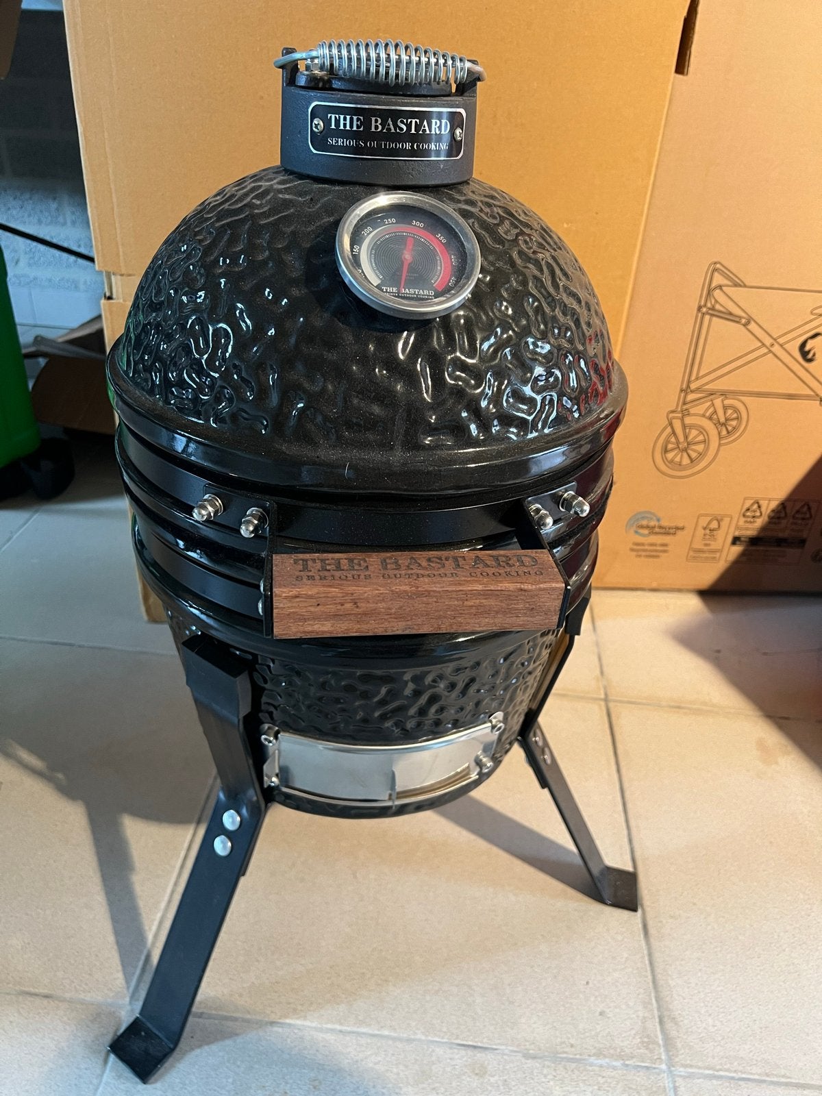 The Bastard Compact Kamado BBQ - Klein model, Ophalen, Zo goed als nieuw