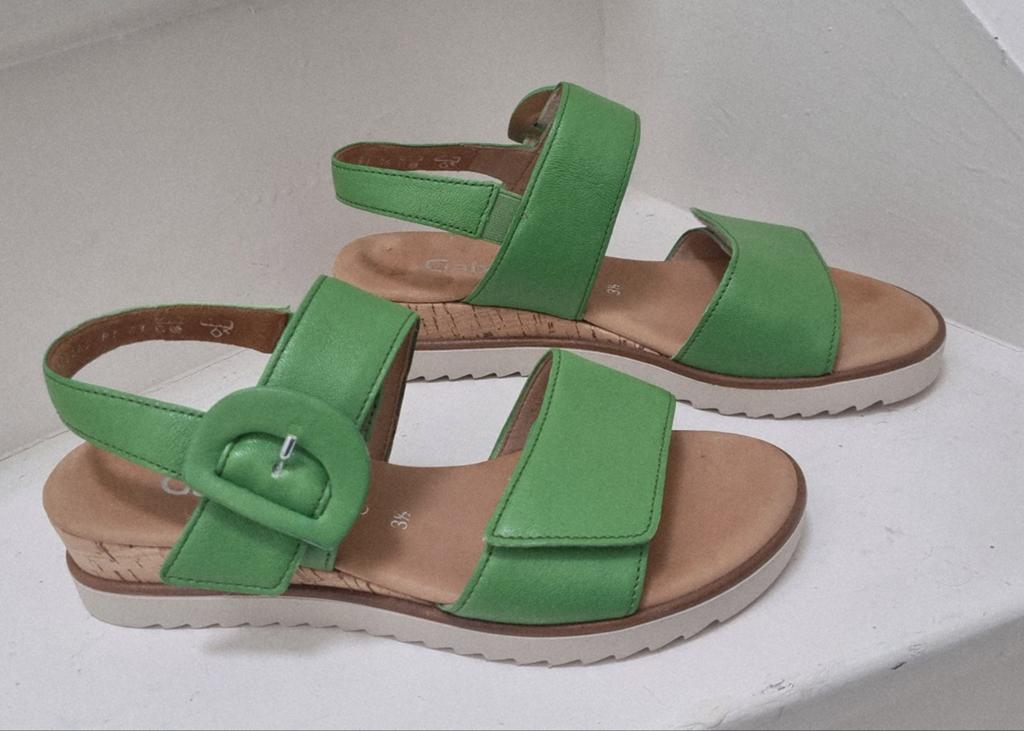 Gabor comfort sandaal groen leer met kurkzool maat 36, Kleding | Dames, Schoenen, Gabor, Nieuw, Ophalen of Verzenden, Groen
