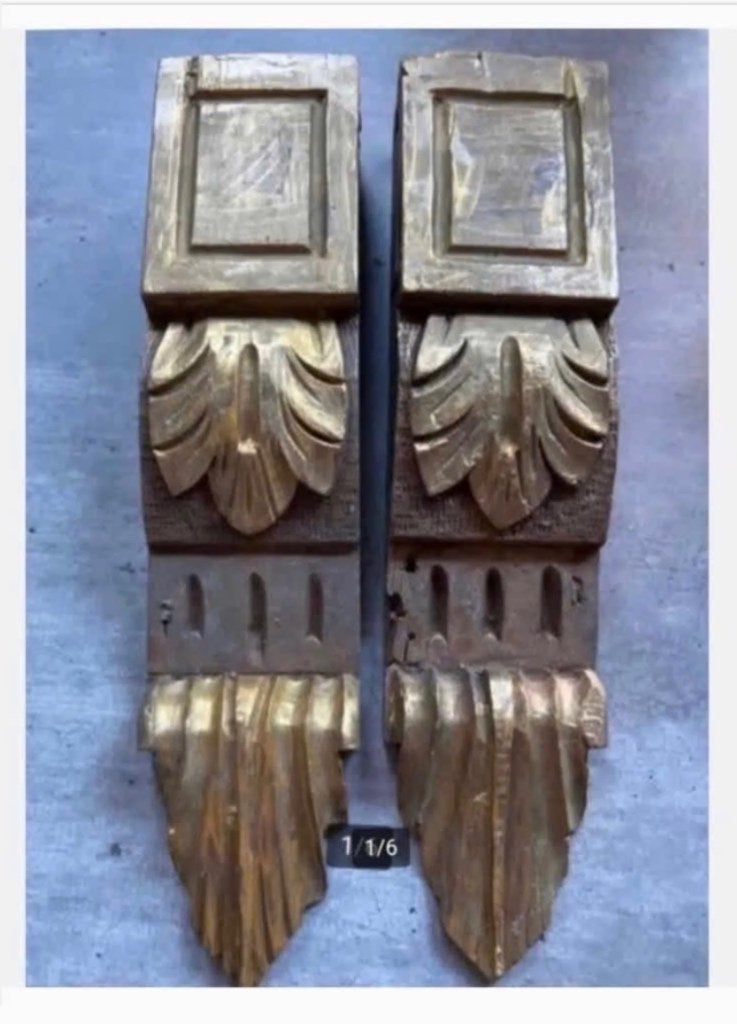 Rechtse Antieke Houten Console met goudkleurige accenten, Ophalen of Verzenden