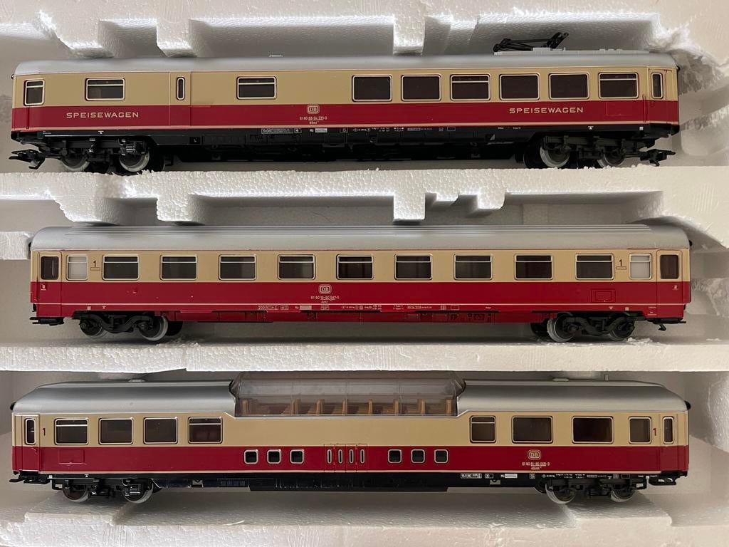 ** NIEUWSTAAT ** Märklin ** 3x TEE PERSONENRIJGEN **, Wisselstroom, Wagon, Ophalen of Verzenden, Zo goed als nieuw