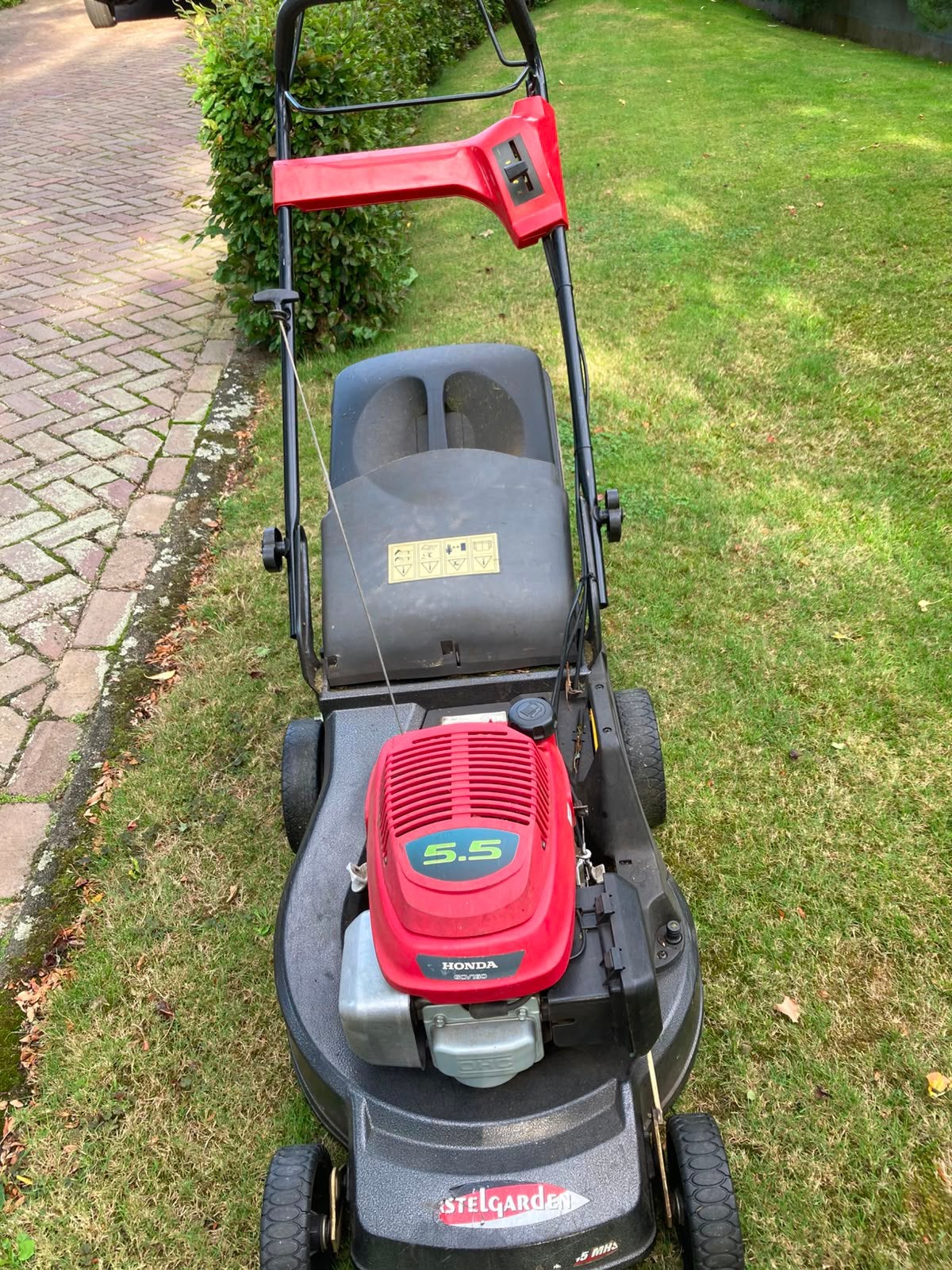 Castelgarden benzine grasmaaier met 5,5pk honda motor, Ophalen, Cirkelmaaier, Gebruikt, Opvangbak