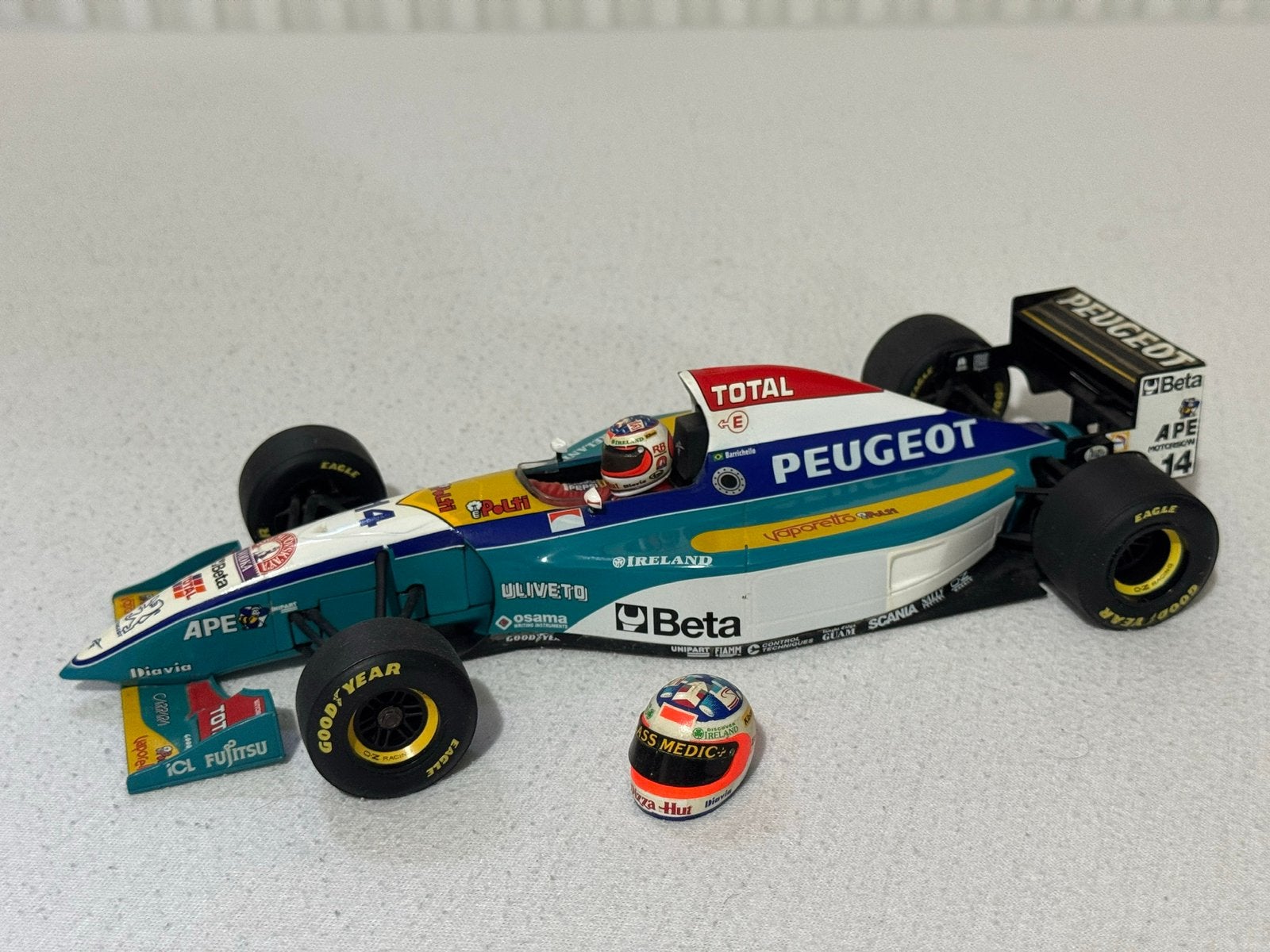 1:18 Jordan Peugeot 195 Barrichello Minichamps, Hobby en Vrije tijd, Modelauto's | 1:18, Ophalen of Verzenden, Zo goed als nieuw