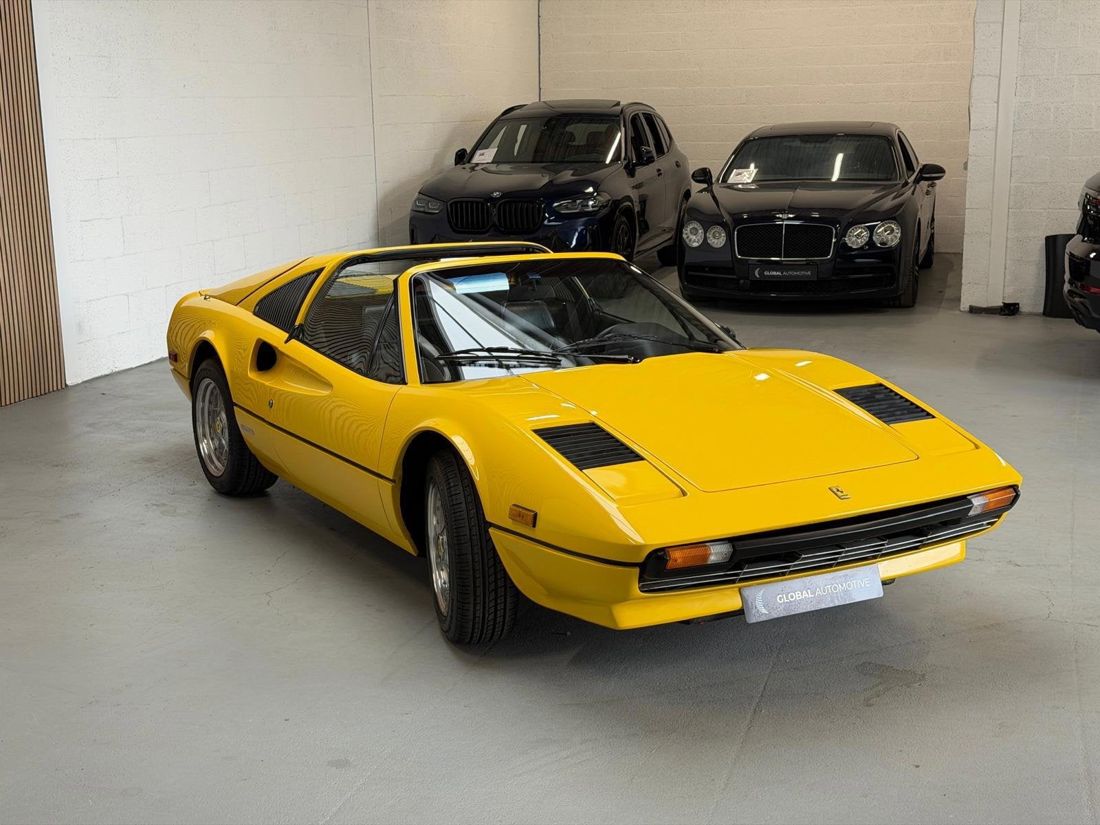 Ferrari 308 GT Spider Inj. - Giallo Nuovo Fly - Zwart leder, Auto's, 230 pk, Achterwielaandrijving, Gebruikt, 1350 kg