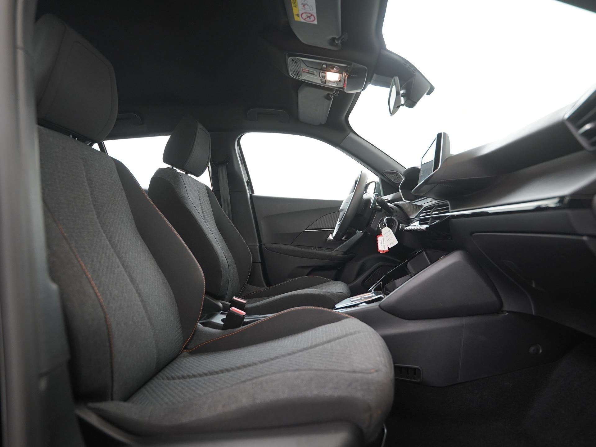Peugeot 2008 1.2 Hybrid 145 Style | Apple Carplay | Parkeers, Stof, Gebruikt, Euro 6, 1199 cc