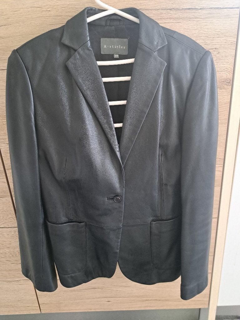Stijlvol Zwart Leren Jasje - A-rticles Maat 40, Kleding | Dames, Maat 38/40 (M), Zwart, Ophalen of Verzenden, Zo goed als nieuw
