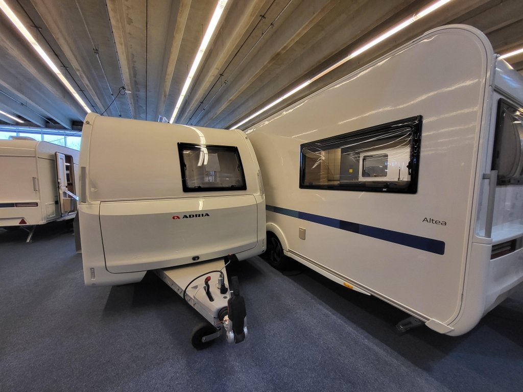 Adria Altea 472 PU; vloerverwarming, polyester wanden+dak, Caravans en Kamperen, Rondzit, Bedrijf, Schokbreker, Tot en met 4