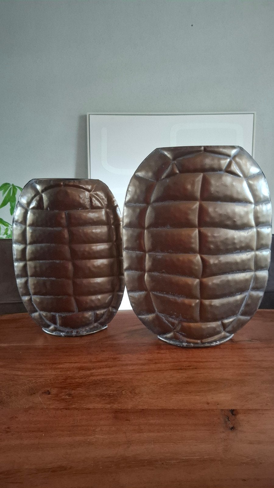 Set van 2 decoratieve vazen in schildpad design, Ophalen, Zo goed als nieuw, 36 cm, Metaal