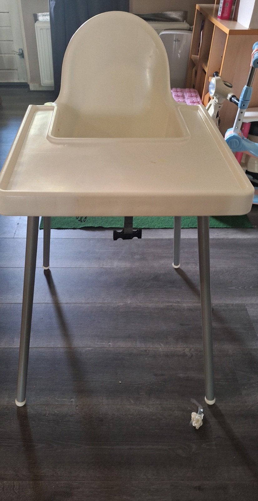 Ikea kinderstoel mrt eetblad en gordel.Ikea kinderstoel met, Ophalen of Verzenden, Gebruikt, Overige typen