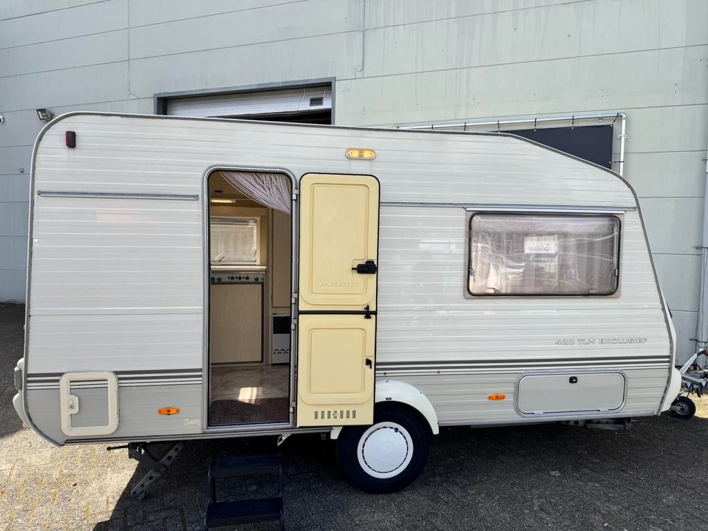 MOET WEG! Avento Premier 420TLH Exlusief Caravan +Voortent!, Caravans en Kamperen, Standaardzit, Dwarsbed, Bedrijf, 750 - 1000 kg