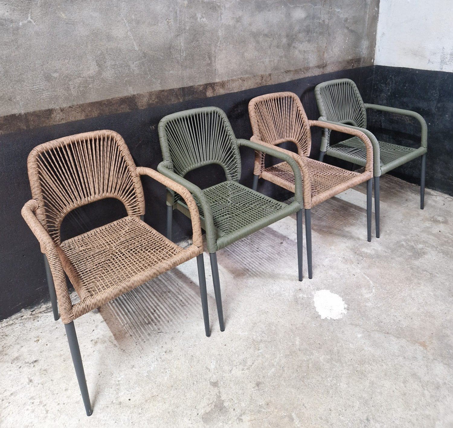 107 stuks Terrasstoelen design terras horeca cafe stoelen, Huis en Inrichting, Stoelen, Ophalen of Verzenden, Zo goed als nieuw