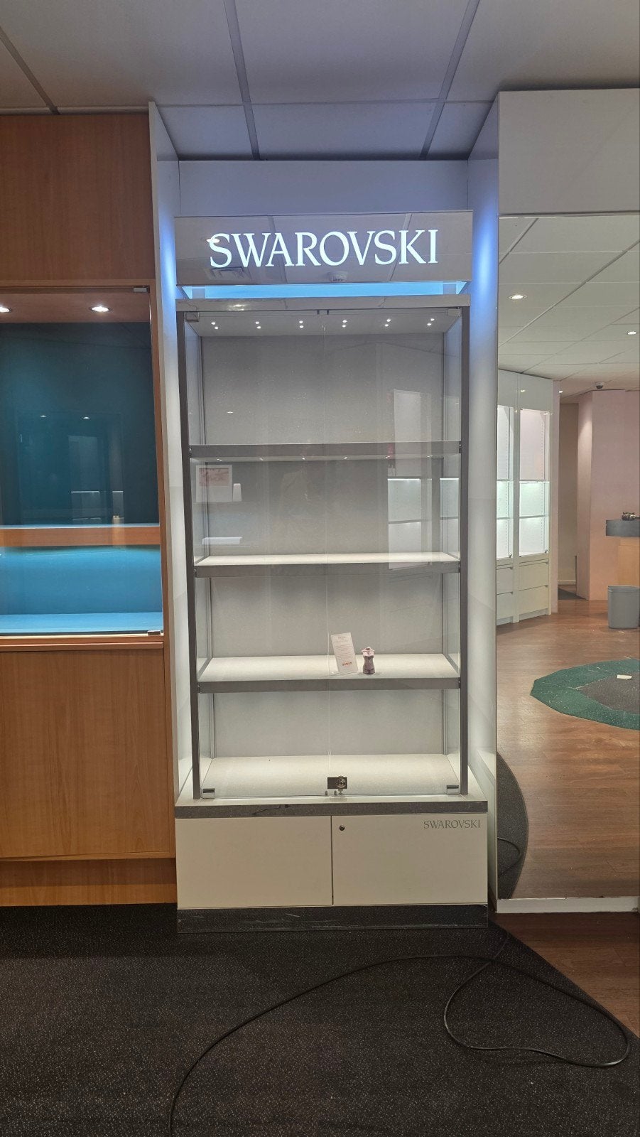 Swarovski Vitrinekast met Verlichting - Zo goed als nieuw, Met deur(en), 100 tot 150 cm, 200 cm of meer, Glas