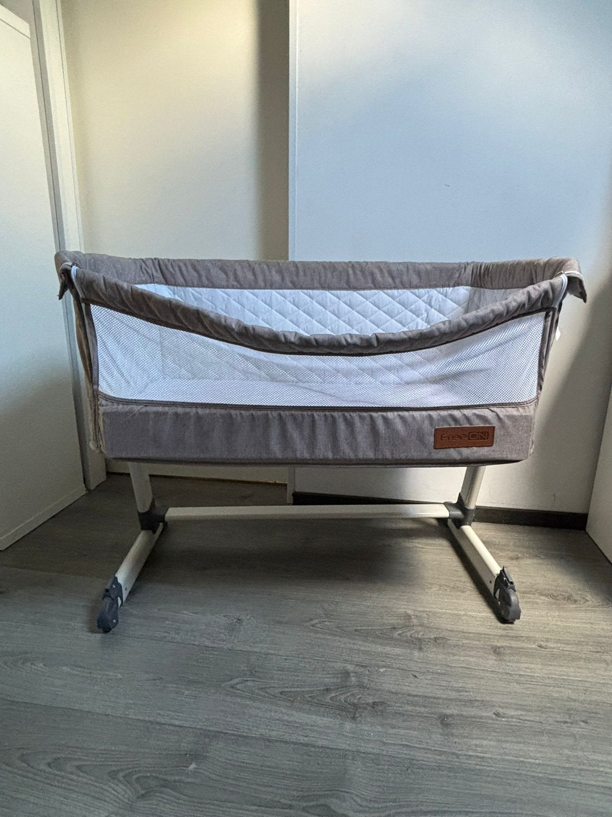 Co sleeper Free On, Kinderen en Baby's, Ophalen, Zo goed als nieuw, Wieg
