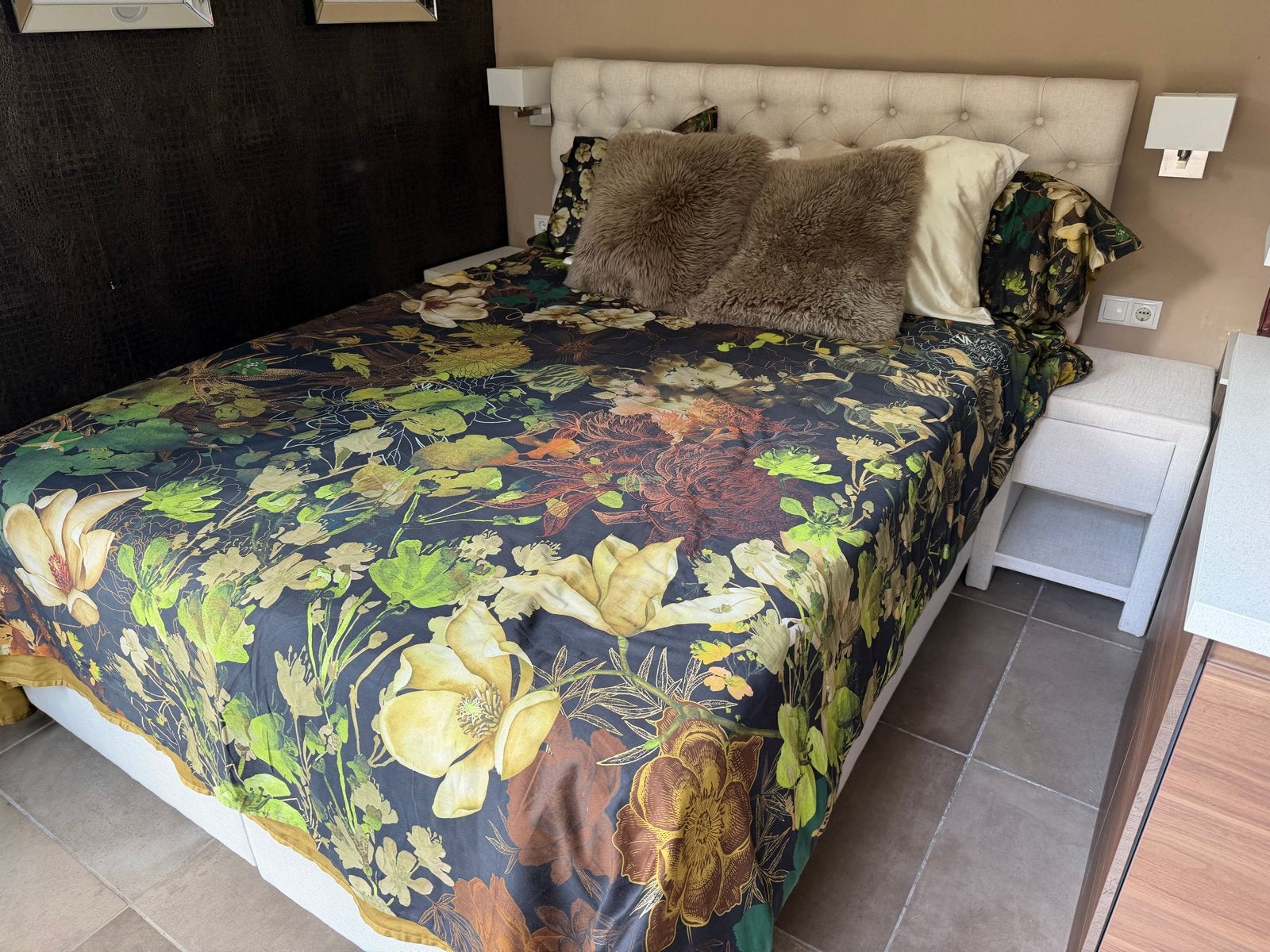 Swiss Sense bed compleet met nachtkastjes en topper, Gebruikt, Tweepersoons, Ophalen of Verzenden, Stof