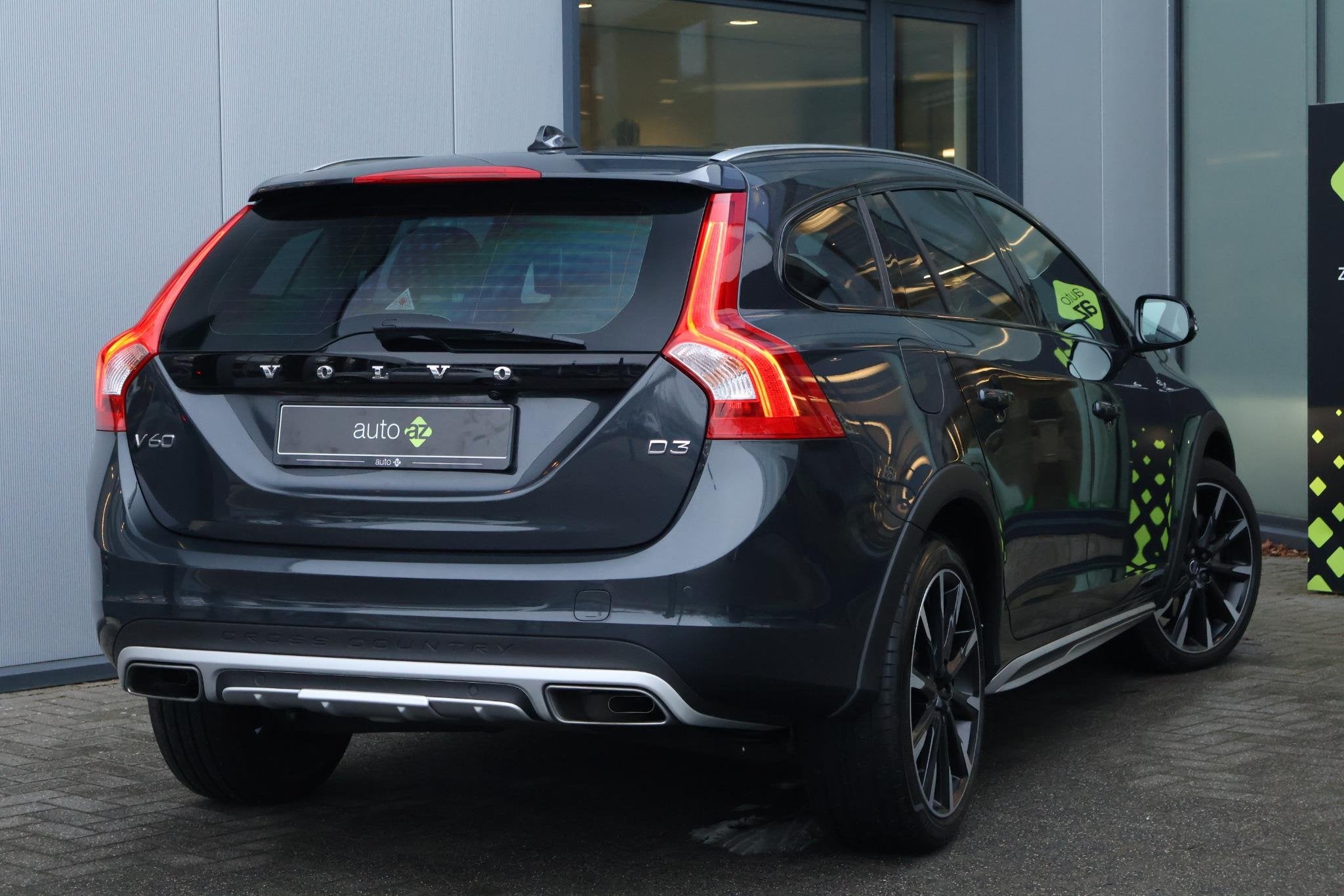 Volvo V60 Cross Country 2.0 D3 Polar+ / Camera / Schuifdak, Stof, 4 cilinders, Origineel Nederlands, Diesel