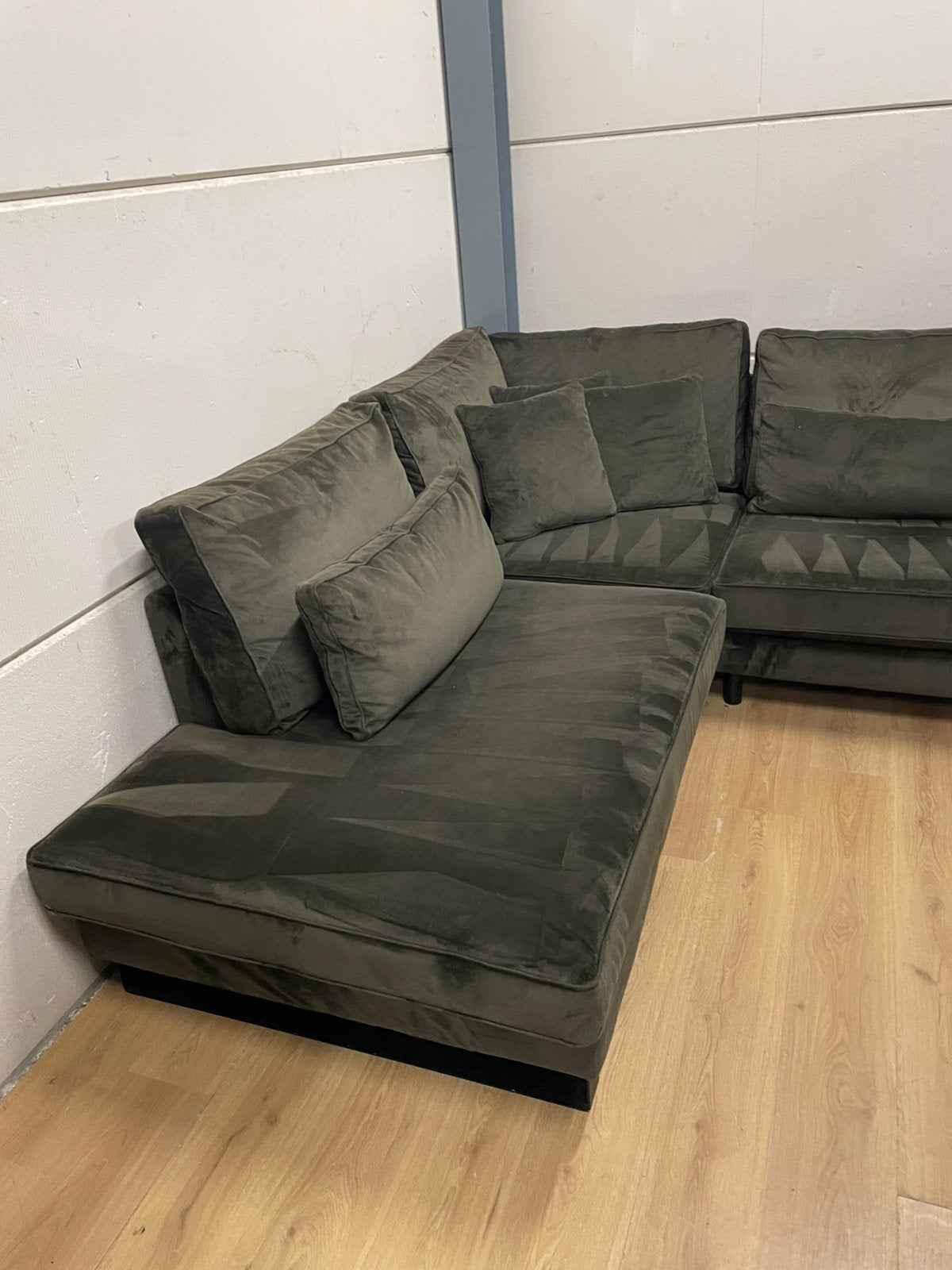 Mooie luxe suede velvet donker groene hoekbank - GEREINIGD!!, Ophalen, 250 tot 300 cm, Luxe, Hoekbank