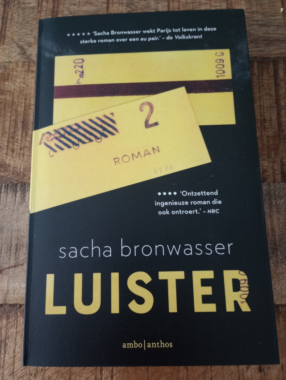 Sacha Bronwasser - Luister, Boeken, Ophalen of Verzenden, Zo goed als nieuw, Sacha Bronwasser