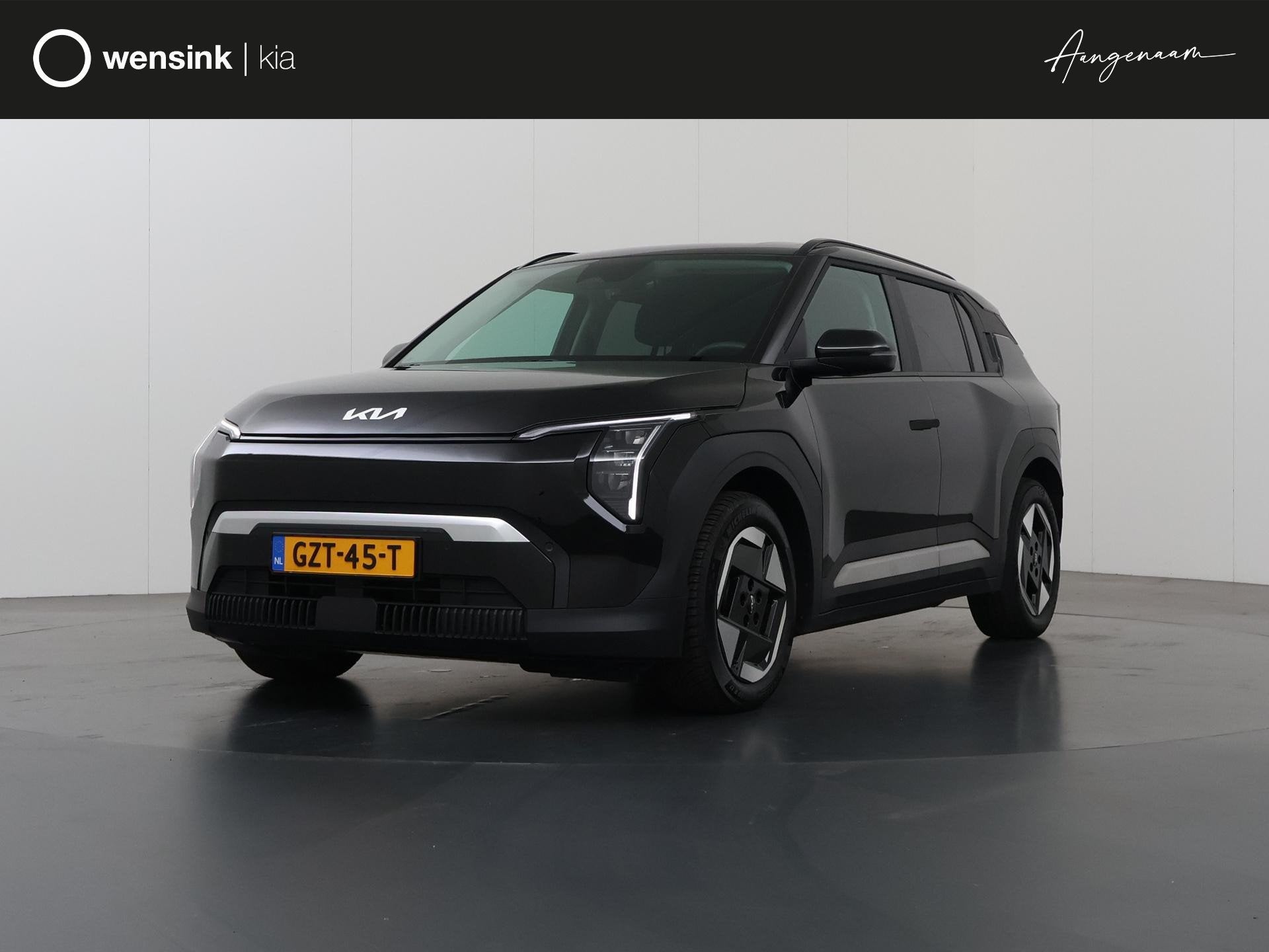 Kia EV3 Plus 58.3 kWh | Camera | DAB | Apple CarPlay/Android, Auto's, Stof, Gebruikt, 1700 kg, Zwart