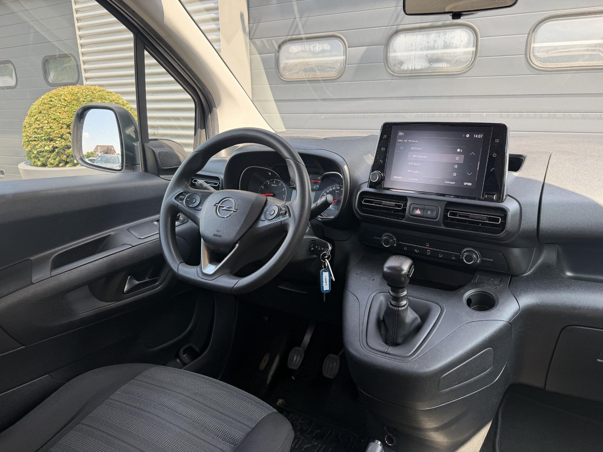 Opel Combo Life 1.5 CDTI L2H1 Edition Rolstoel Vervoer | DAB, Auto's, Opel, Voorwielaandrijving, Stof, Gebruikt, Wit