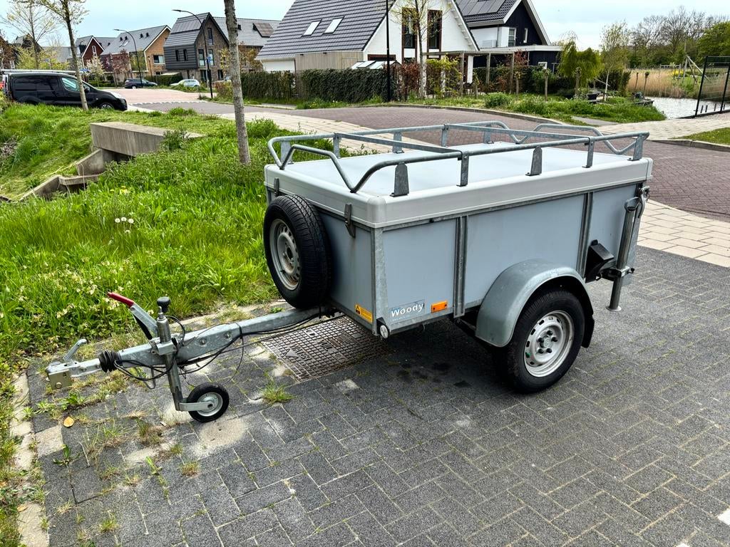 Sarin geremde aanhanger RT600, Ophalen, Gebruikt