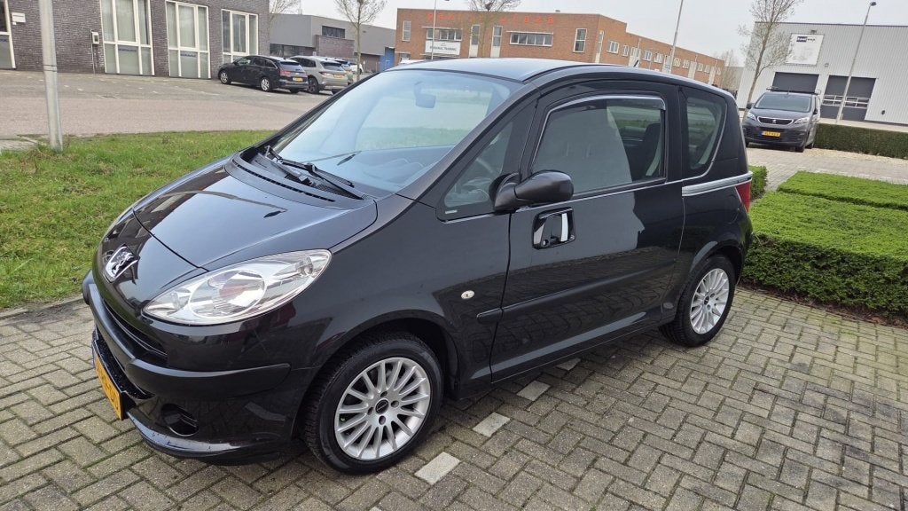 Peugeot 1007 1.4 Urban (bj 2005), Auto's, Voorwielaandrijving, 4 cilinders, 4 stoelen, Origineel Nederlands