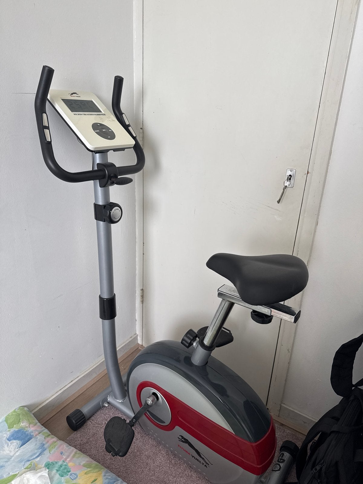 Hometrainer Fitura Vuelta - Ideaal voor thuisworkouts, Ophalen, Gebruikt, Metaal, Benen