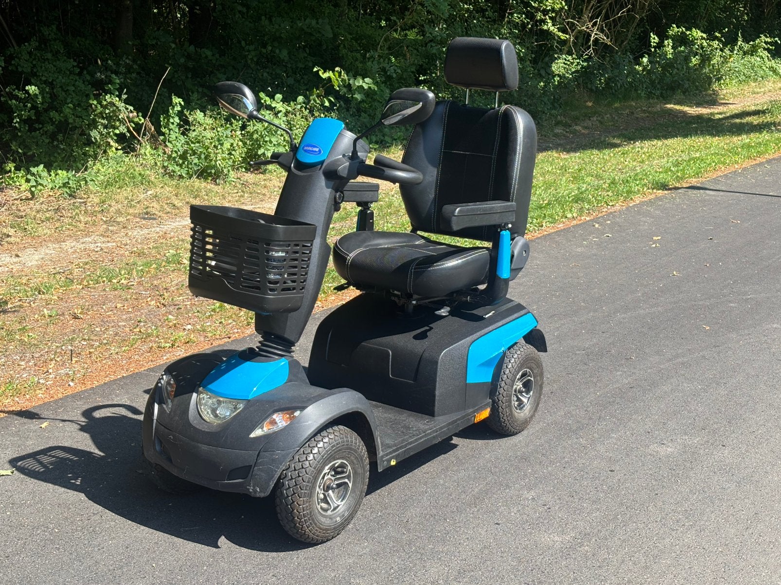 €550 Scootmobiel Invacare , zo wegrijden helemaal compleet, Gebruikt, Meer info ☎️0️⃣6️⃣➖2️⃣0️⃣9️⃣0️⃣1️⃣0️⃣4️⃣0️⃣, Ophalen of Verzenden
