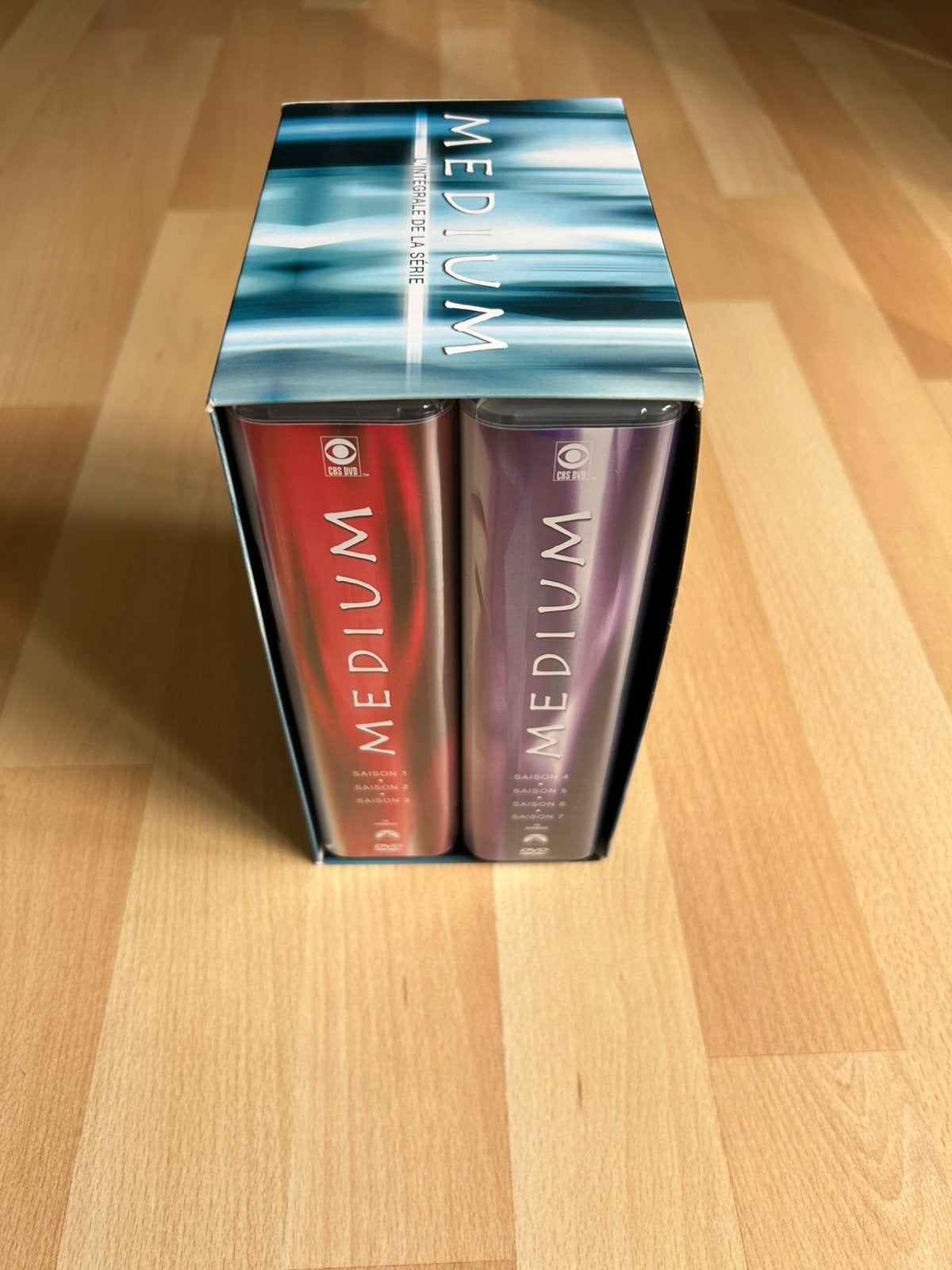Izgs! Dvd box Medium-complete serie 1-7, Cd's en Dvd's, Engels, Science Fiction en Fantasy, Ophalen of Verzenden, Zo goed als nieuw