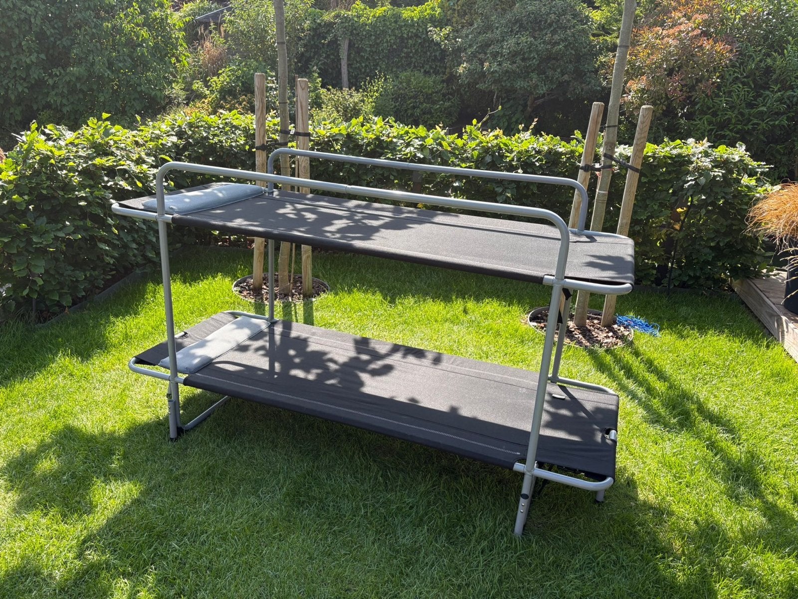 Kampa Stapelbed/Campingbed - Ideaal voor Kamperen, Ophalen of Verzenden, Gebruikt