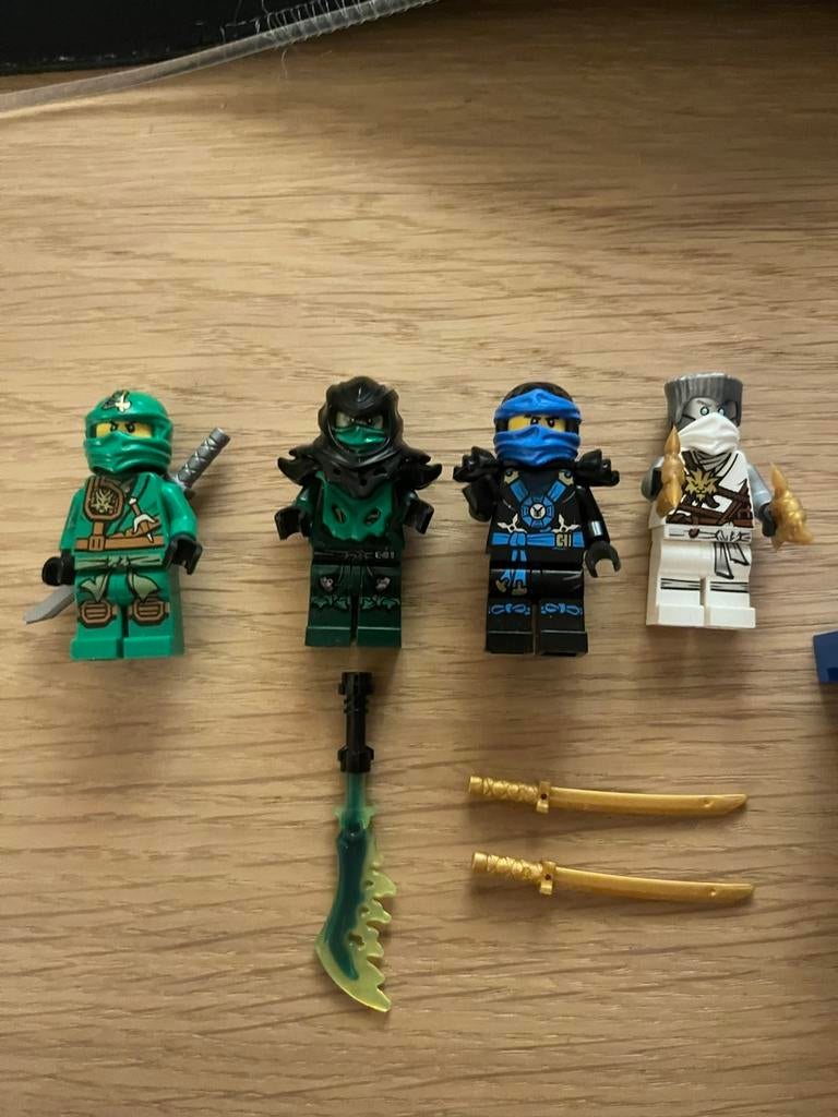 Lego Ninjago minifiguren en accessoires, Gebruikt, Inclusief extra onderdelen, Verzenden, Lego