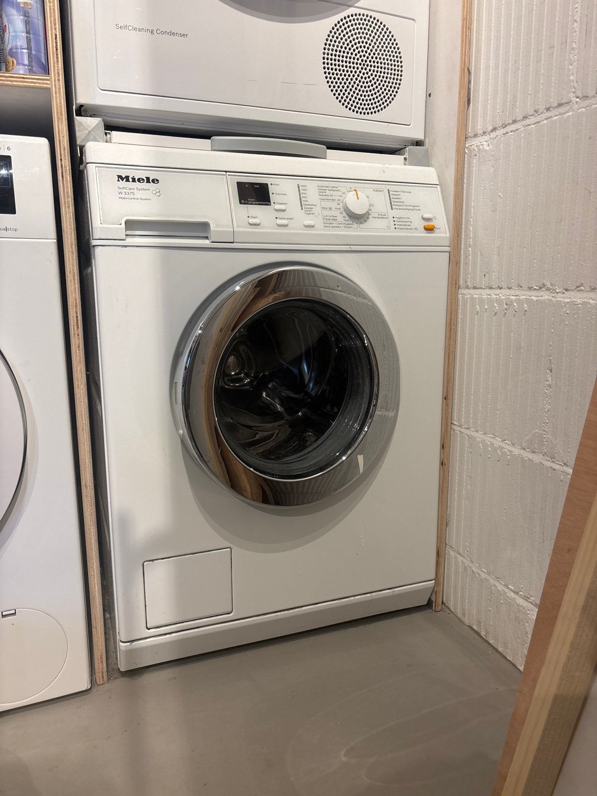 Miele W3375 SoftCare System Wasmachine - Aandrijfsnaar defec, Ophalen, 6 tot 8 kg, 1600 toeren of meer, Voorlader