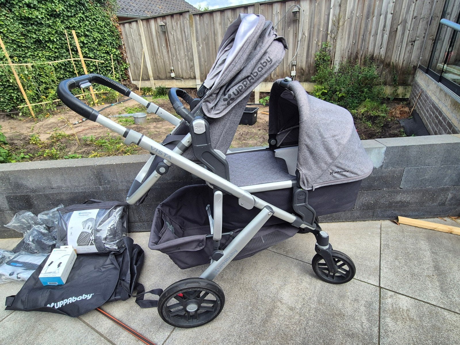 UPPAbaby Vista V2 Combiwagen met accessoires, Kinderen en Baby's, Kinderwagens en Combinaties, Gebruikt, Combiwagen, Met reiswieg