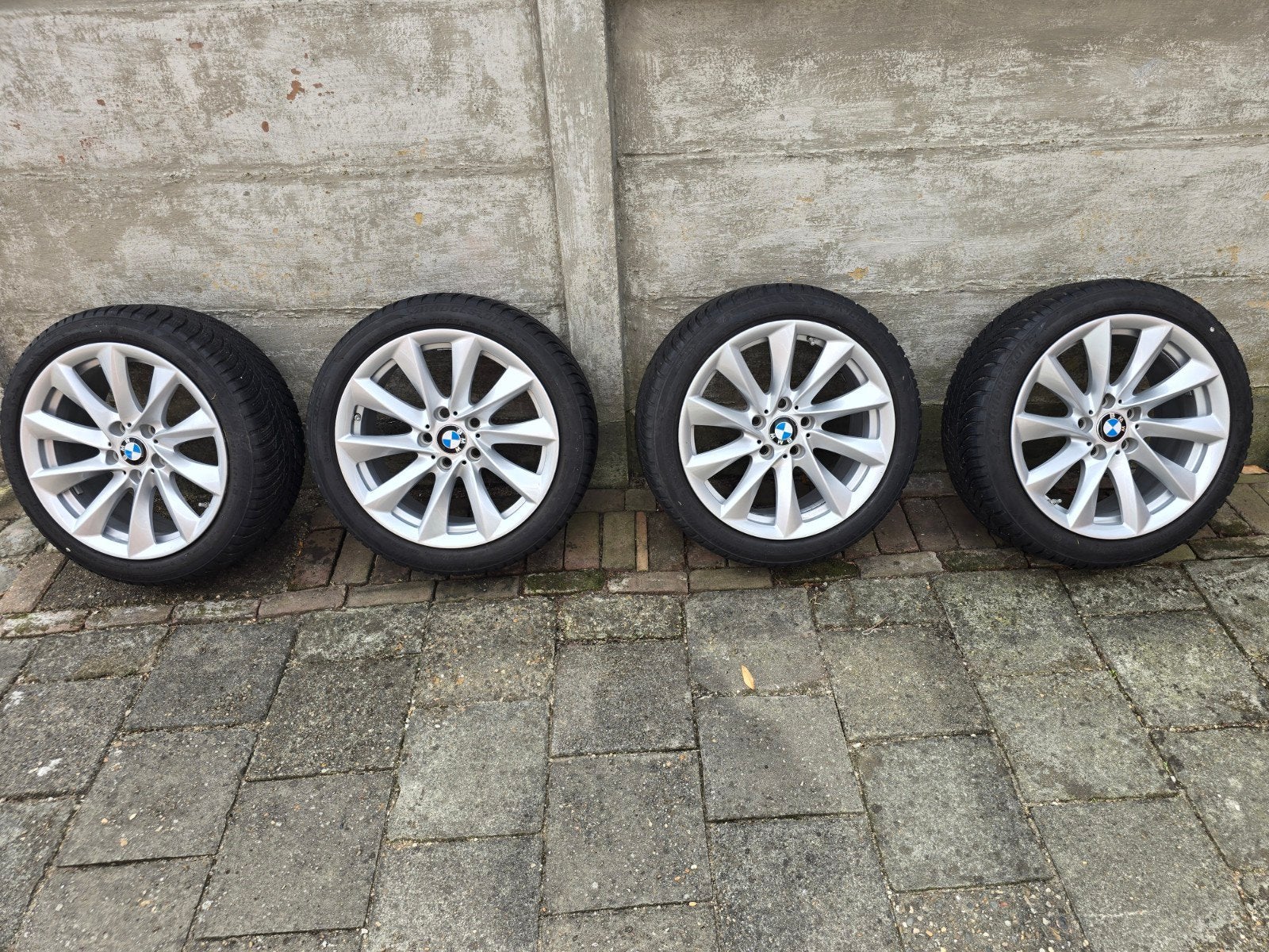 4 orginele BMW 18 inch velgen met Bridgestone winterbanden., Ophalen, 18 inch, Winterbanden, 225 mm