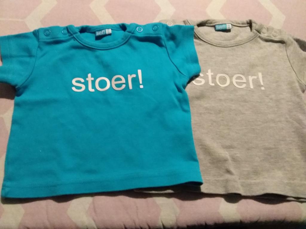 2 schirtjes stoer!, Kinderen en Baby's, Babykleding | Overige, Ophalen of Verzenden, Gebruikt, Jongetje
